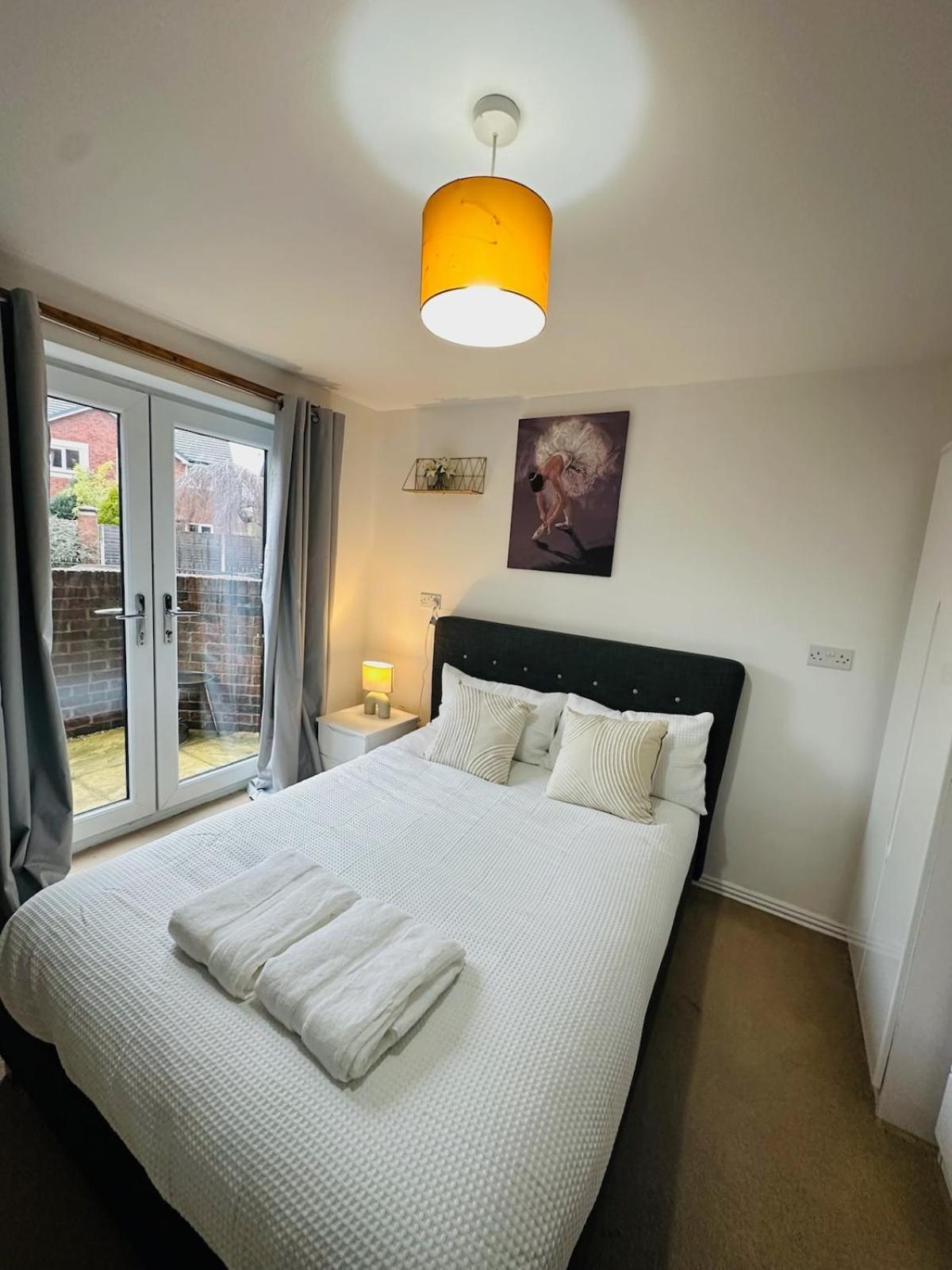 Modern & Private 2br Apartment Manchester