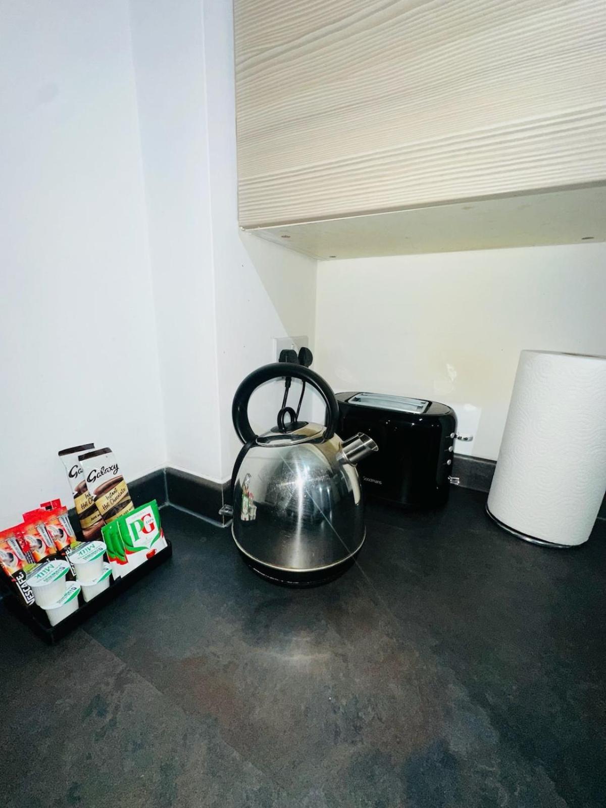 Modern & Private 2br