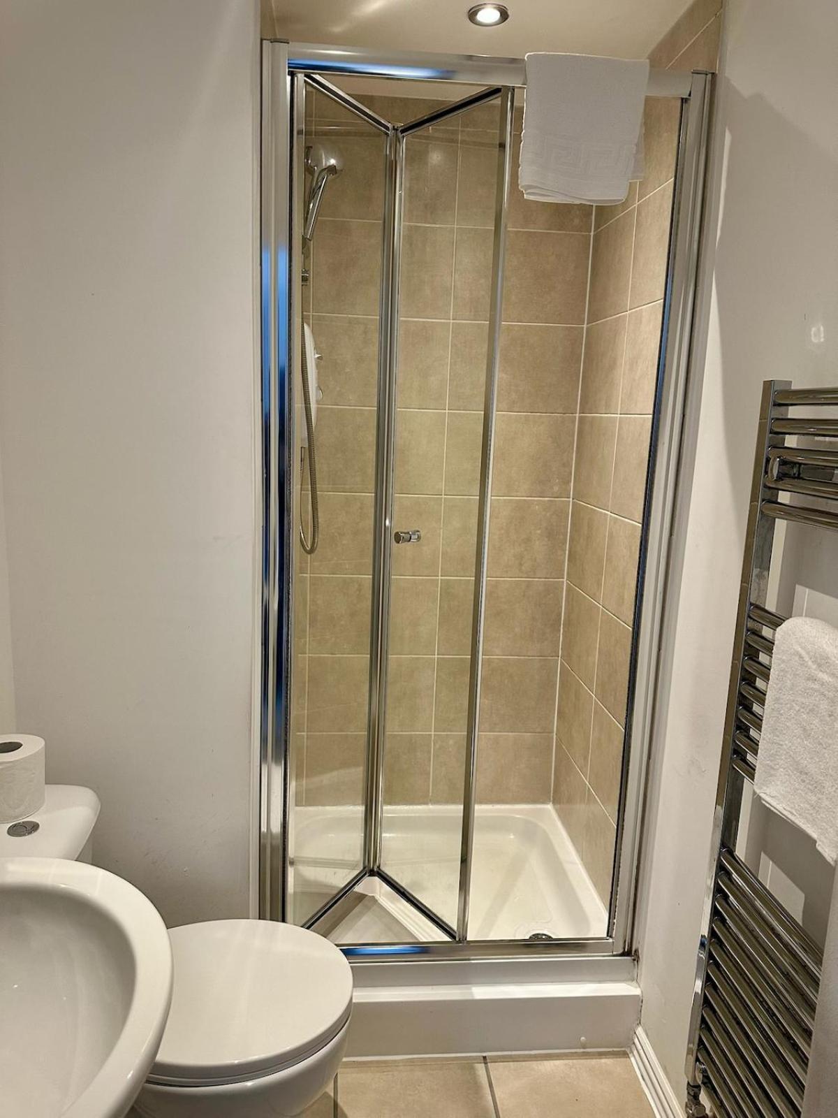 Modern & Private 2br Apartment Manchester