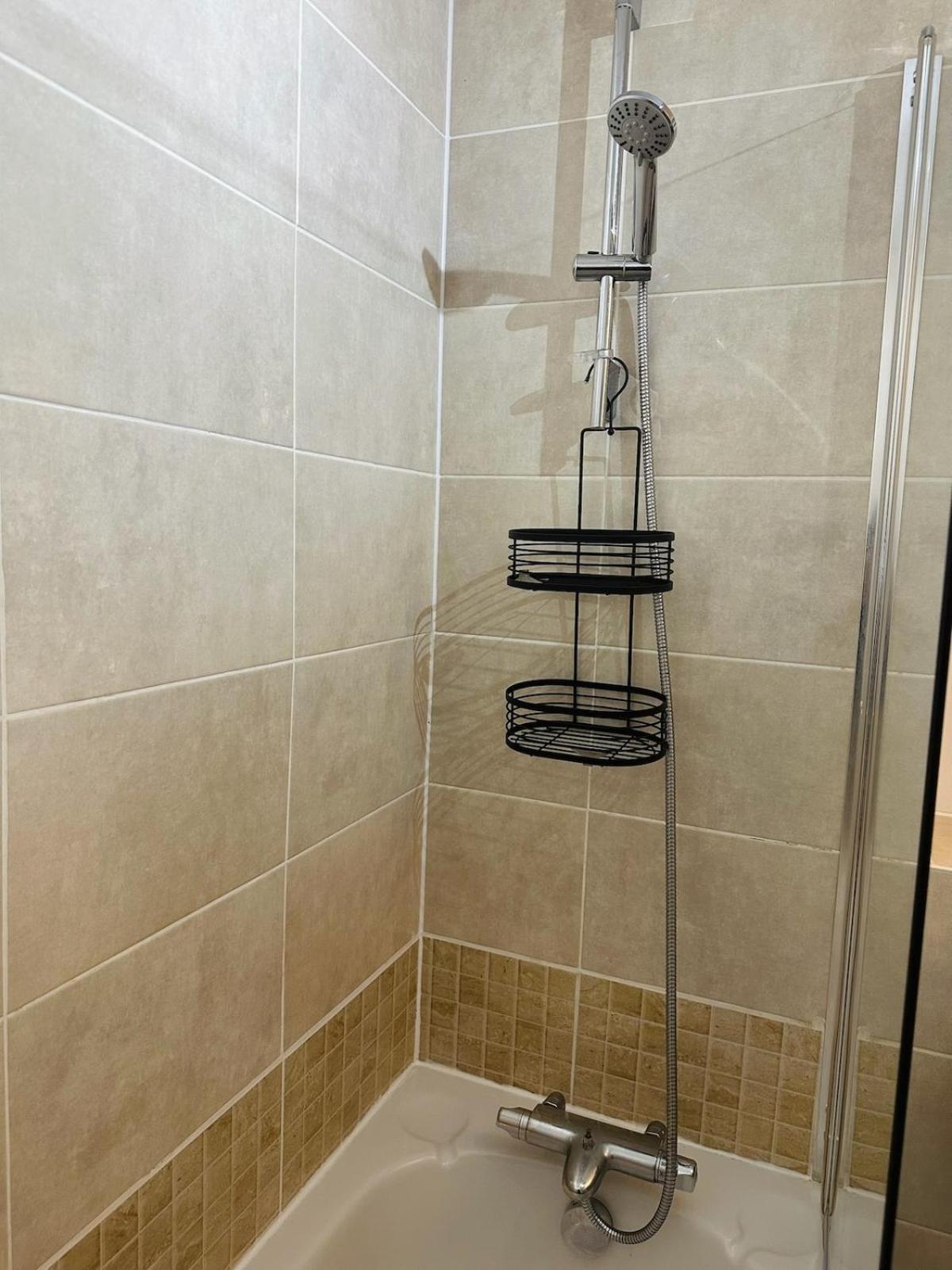 Modern & Private 2br *