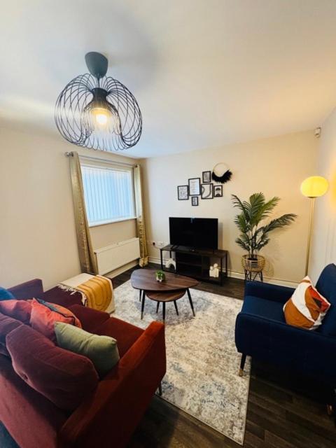 Modern 4-bed House Free Parking Walking Distance To Coop Live , Etihad, Ancoats And Centre Holiday home *