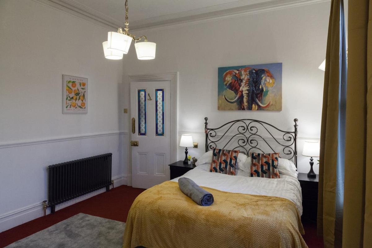 The Orange In A 6 Bedroom Victorian Shared House * Manchester