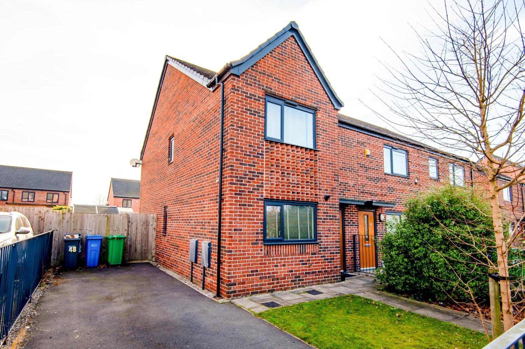 Cityside Deluxe - 3 Bedroom House Great For Family With Free Parking & Garden
