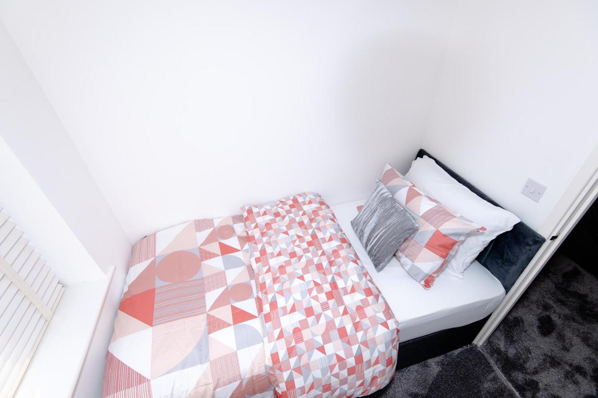 Cityside Deluxe - 3 Bedroom House Great For Family With Free Parking & Garden Manchester