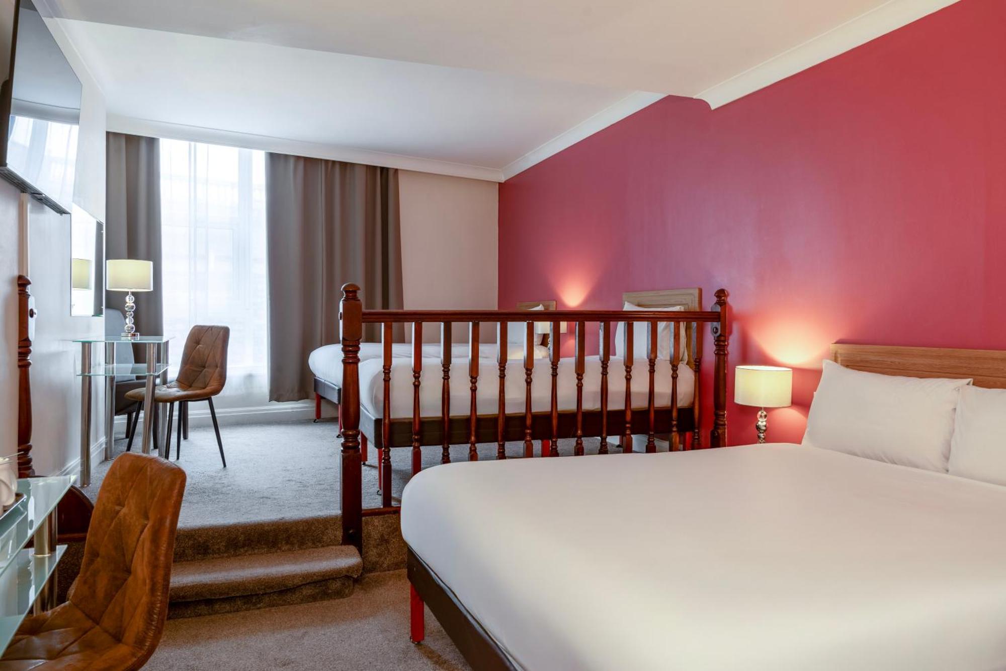 Sachas Hotel