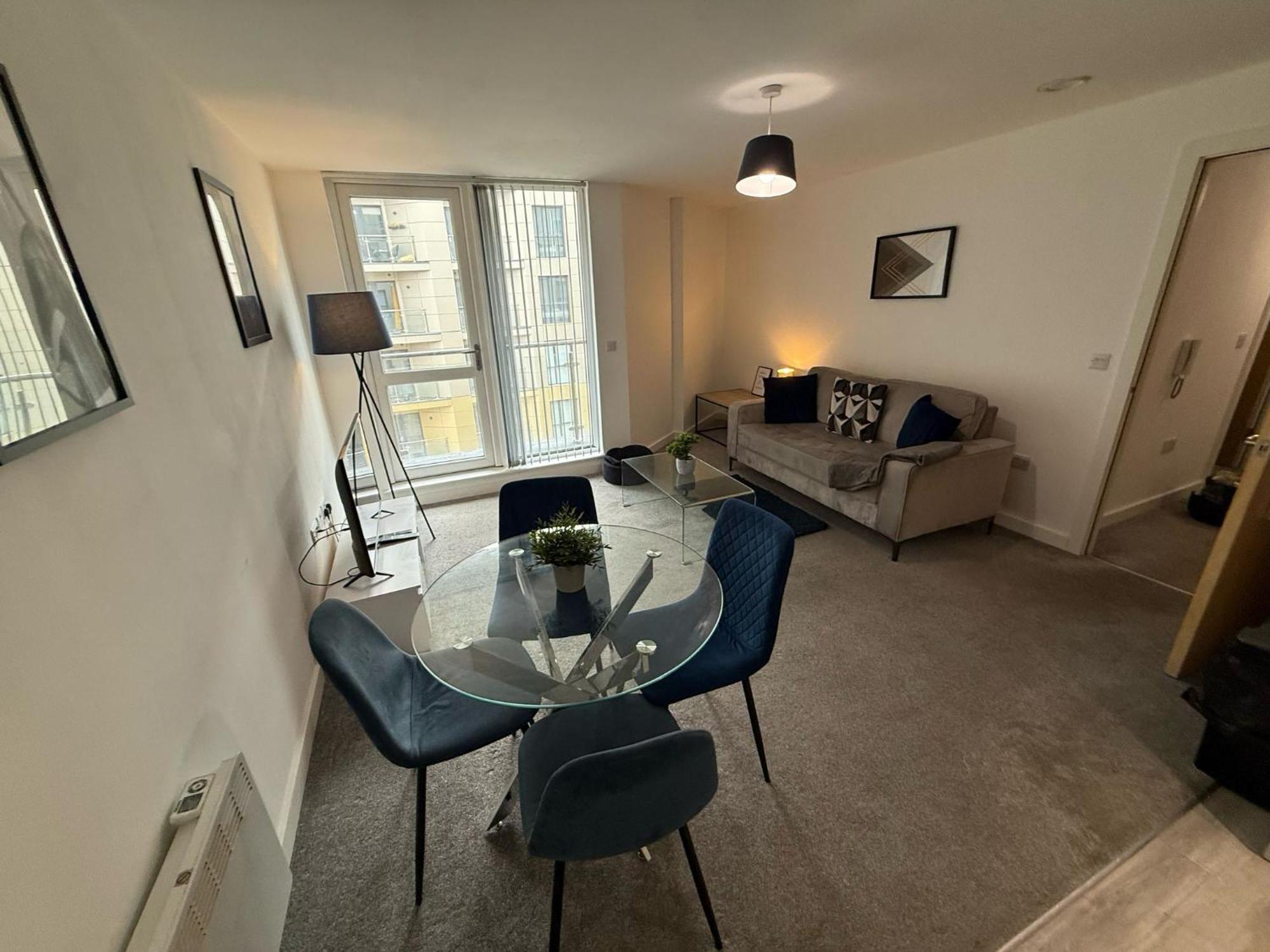 Escape To Modern 2br In Centre! Apartment