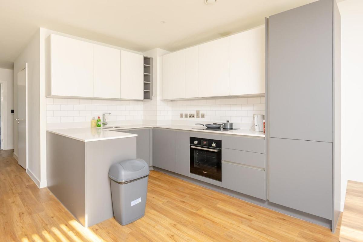 Park View 3 Bed Ensuite Only 5 Min Walk To Arndale *