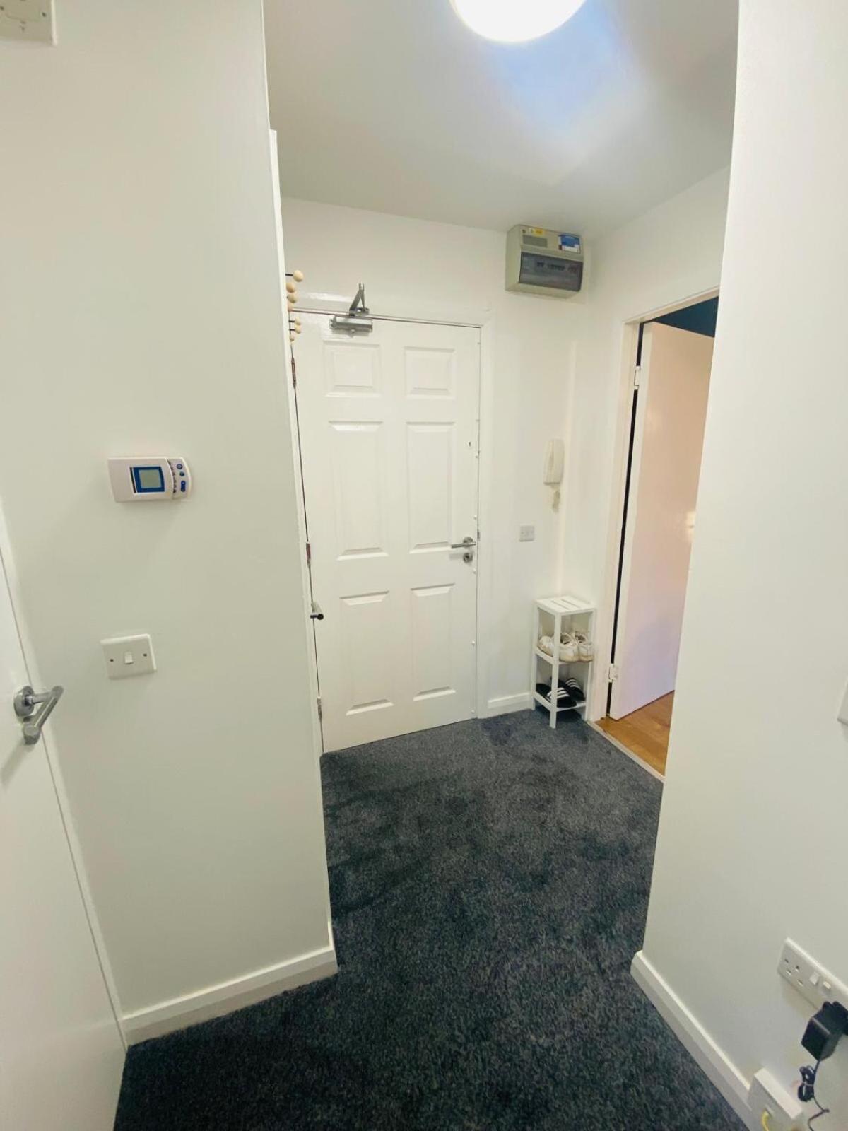 Apartment Cool, Calm & Connected