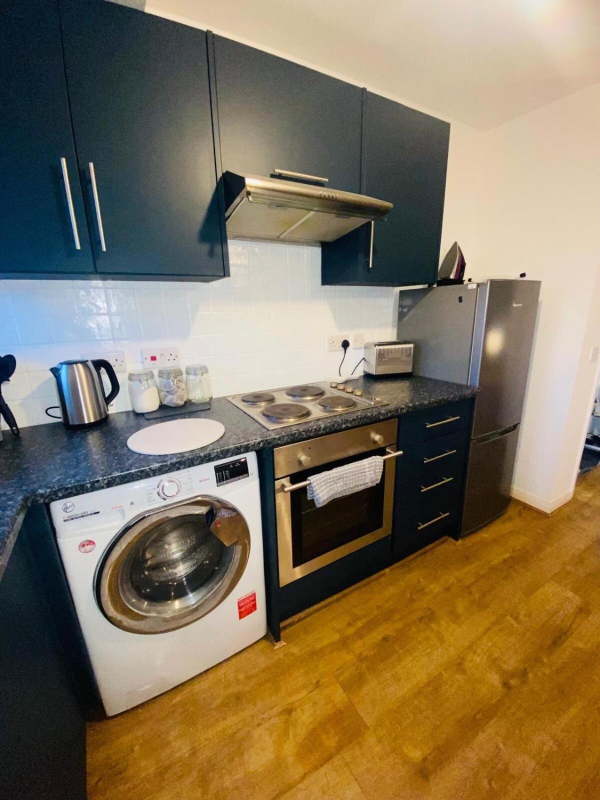 Cool, Calm & Connected Apartment Manchester