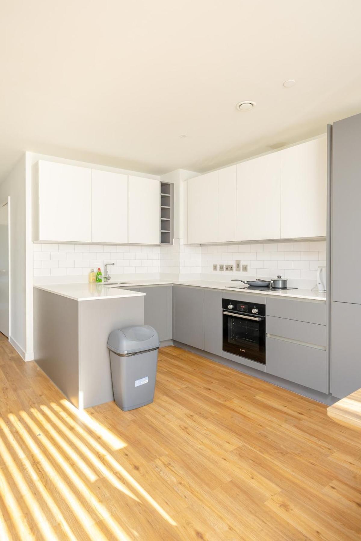 Park View 3 Bed Ensuite Only 5 Min Walk To Arndale