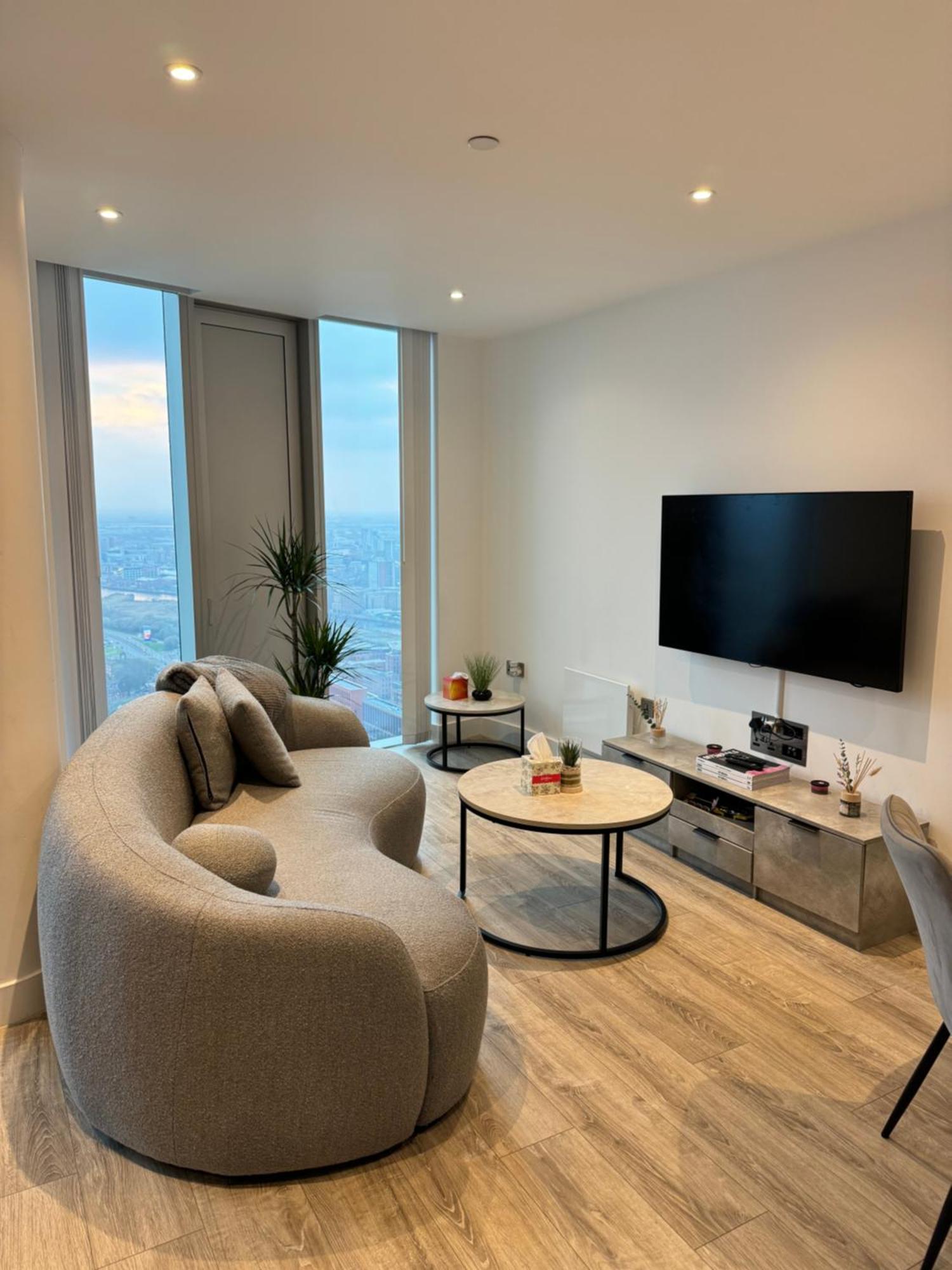 Apartment 3 Bedroom Penthouse In The City Centre Deansgate New Build High Floor *