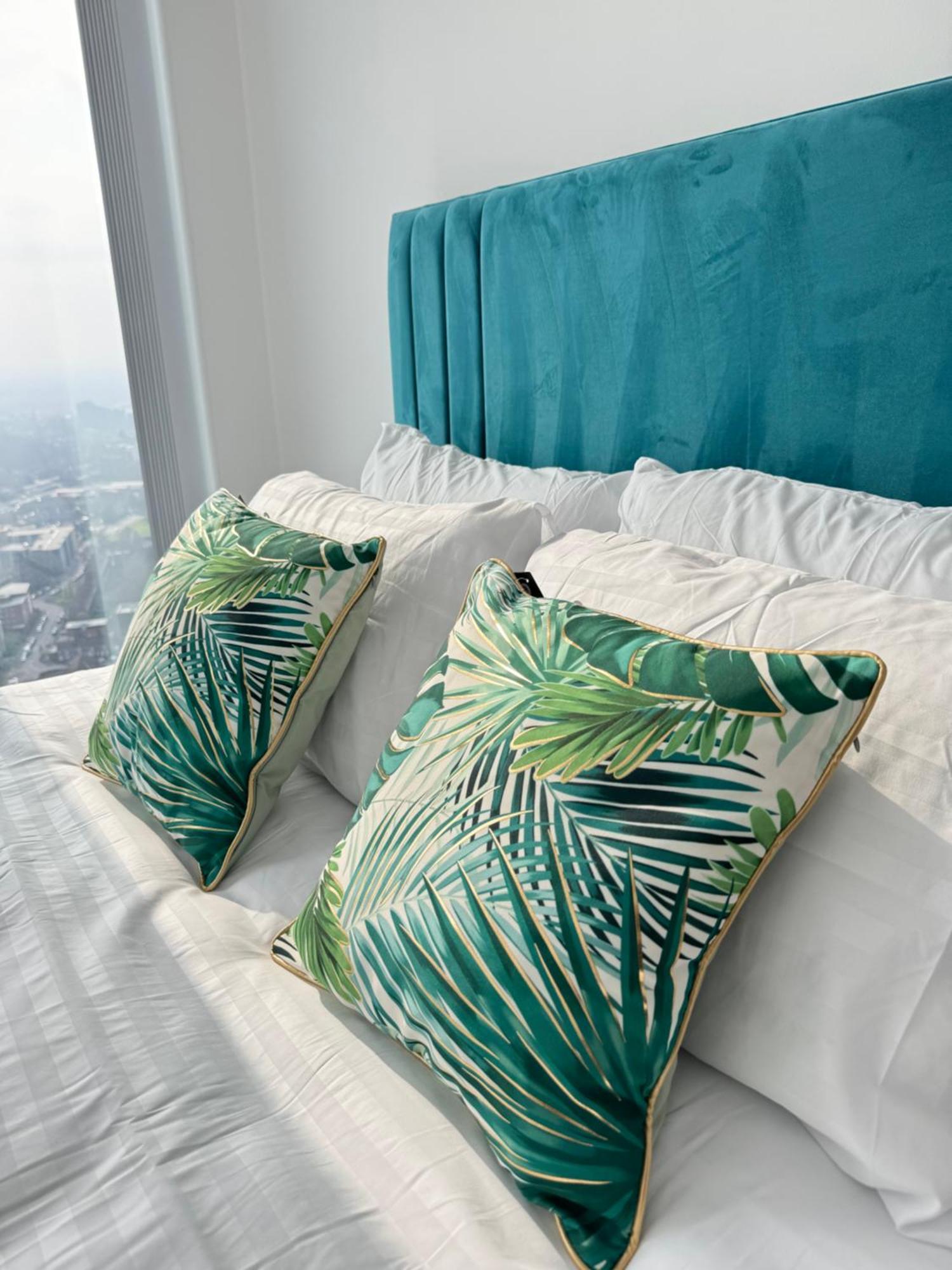 3 Bedroom Penthouse In The City Centre Deansgate New Build High Floor