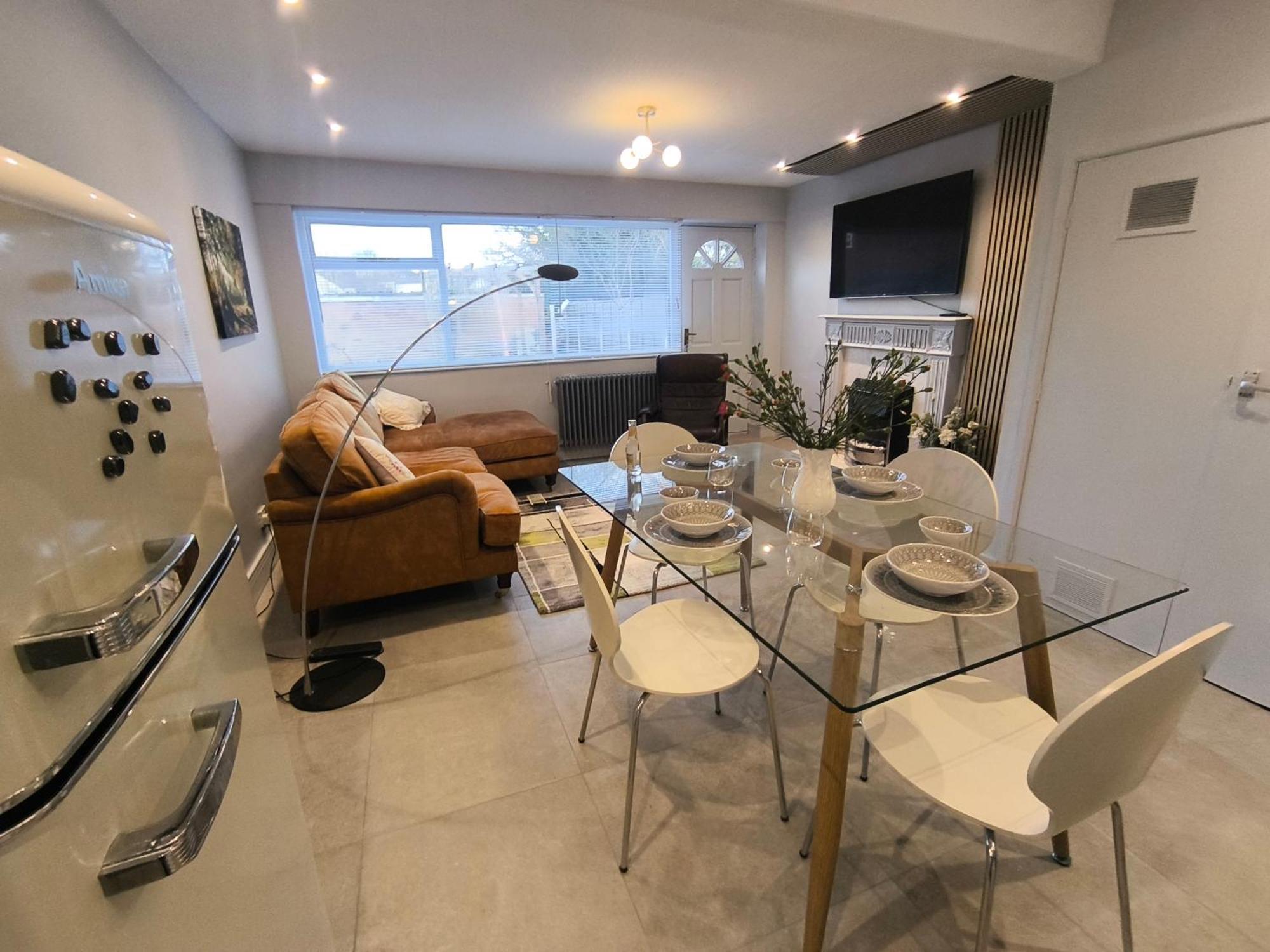 Spotless And Spacious Holiday home
