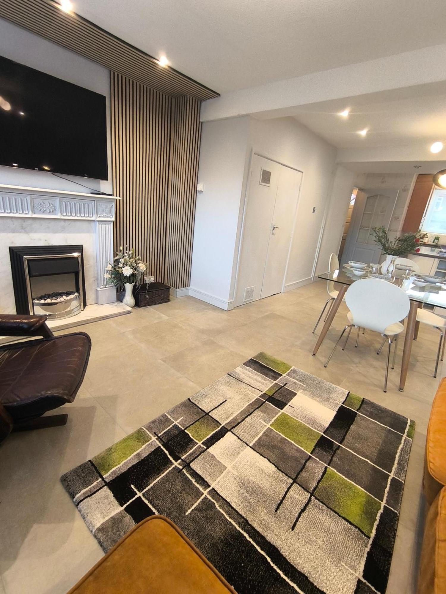 Spotless And Spacious * Manchester