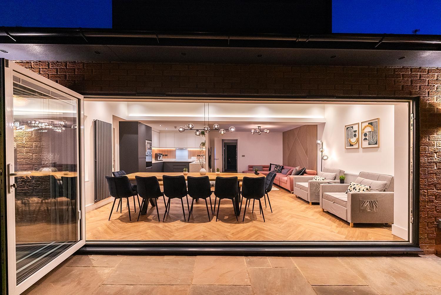 Luxury 8 Bed Holiday home Manchester