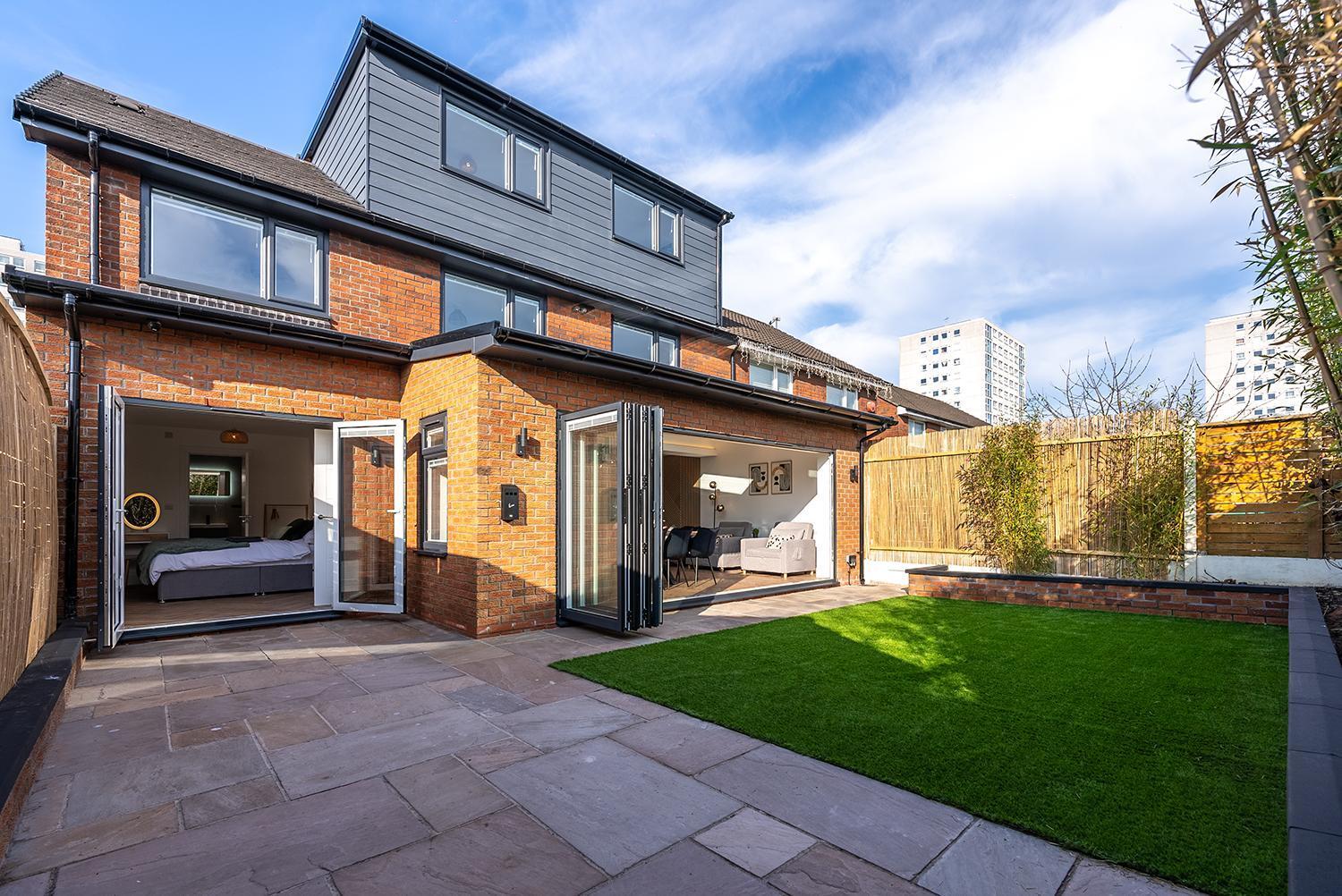 Luxury 8 Bed Holiday home *