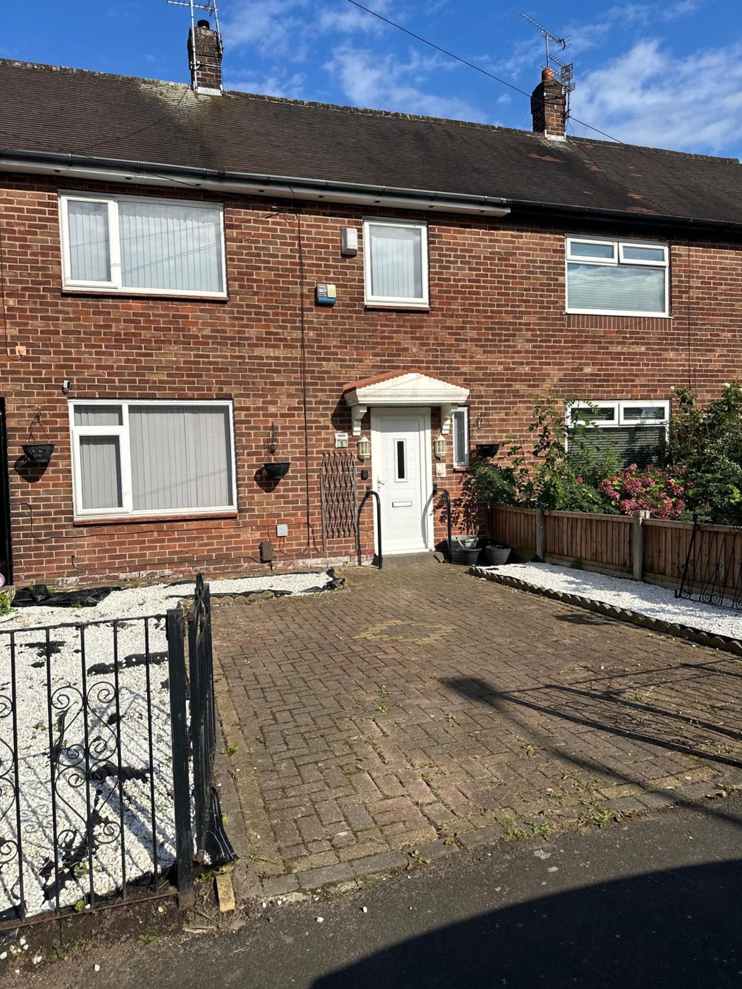 Holiday home Airport House - Long Near Hospital!