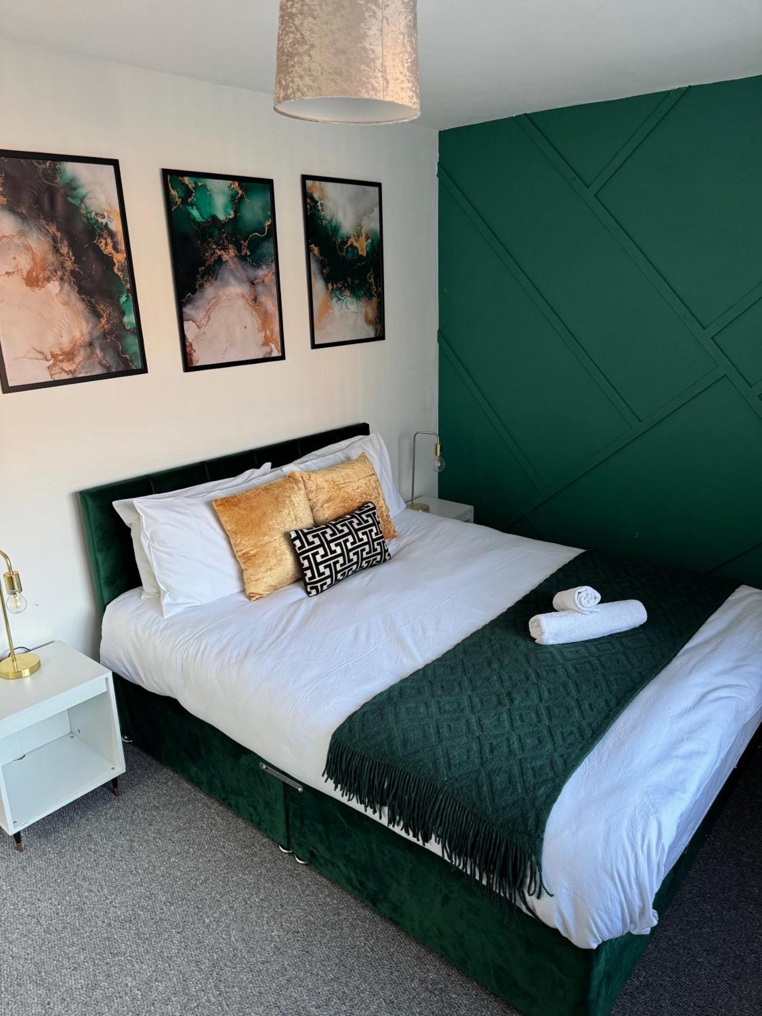 Holiday home Airport House - Long Near Hospital! *