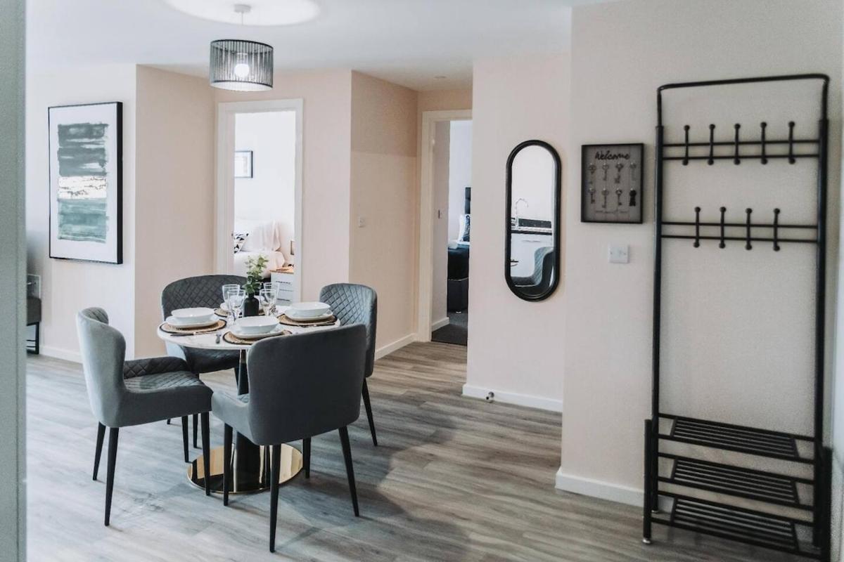 2bed 2bath Nr Old Trafford Parking Apartment
