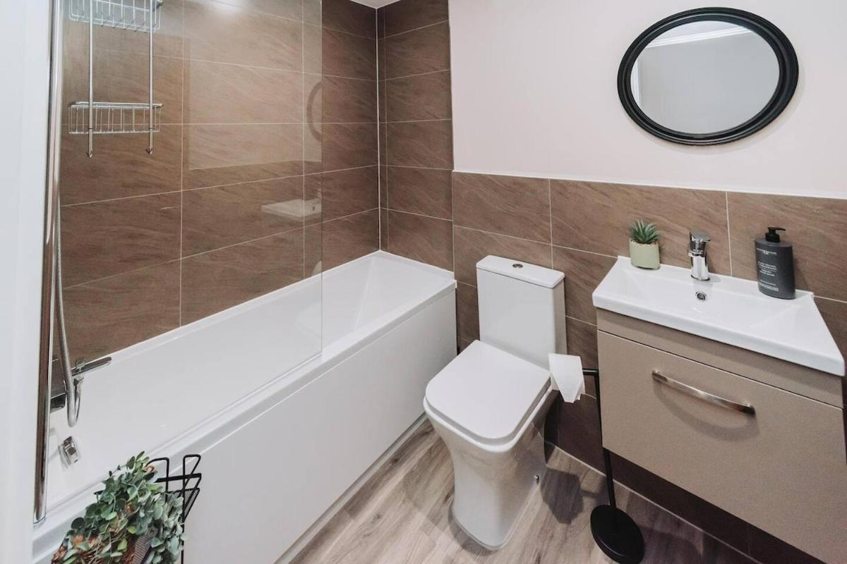 2bed 2bath Nr Old Trafford Parking * Manchester