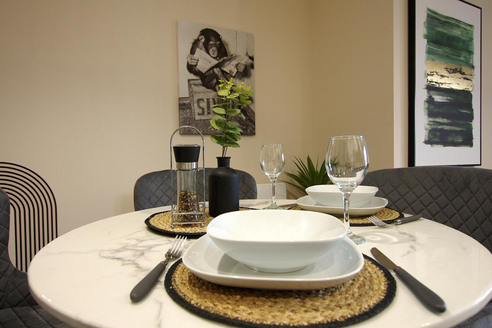 Apartment 2bed 2bath Nr Old Trafford Parking Manchester