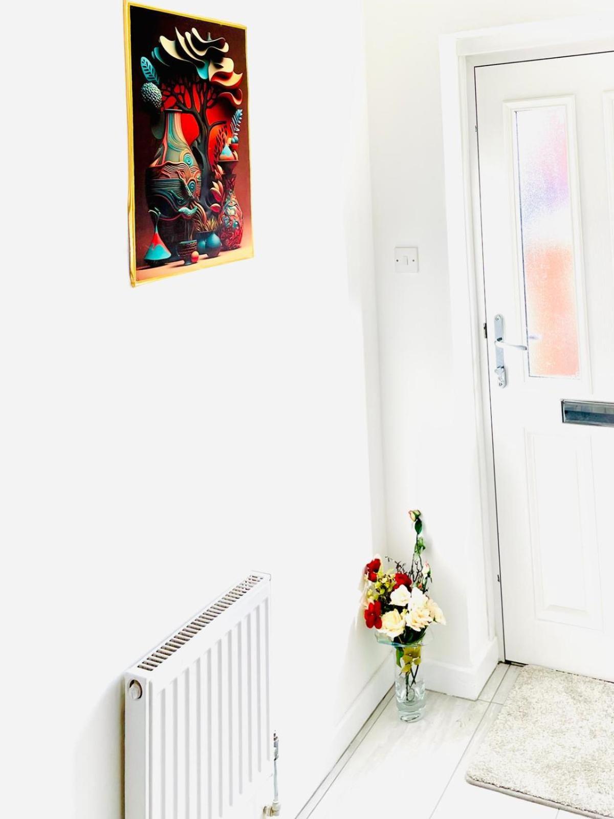 Modern 3 Bedroom Flat Near & Hulme Park * Manchester