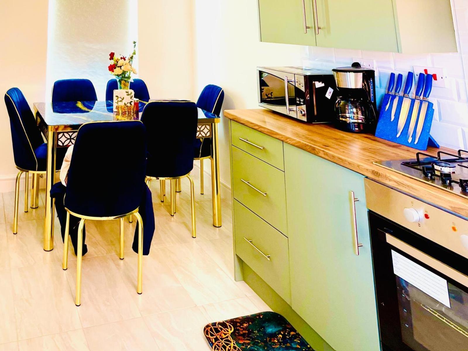 Apartment Modern 3 Bedroom Flat Near & Hulme Park Manchester