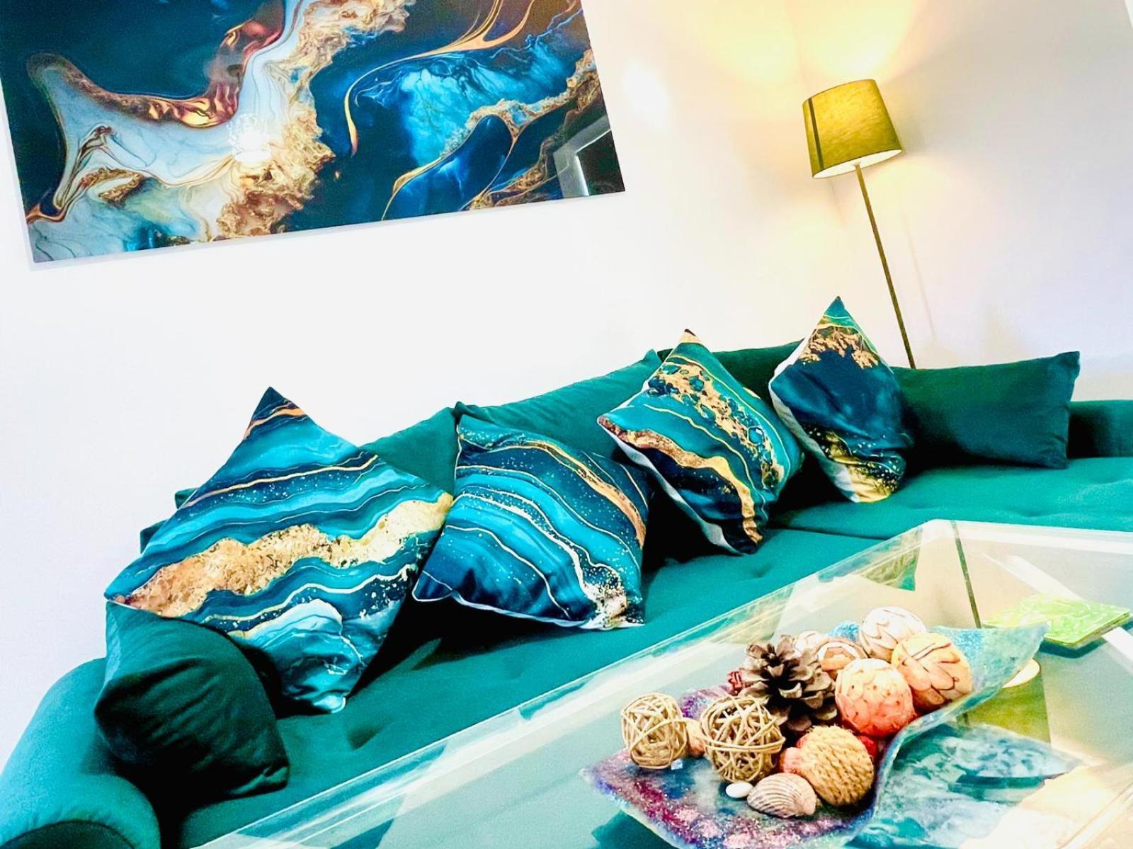 Apartment Modern 3 Bedroom Flat Near & Hulme Park