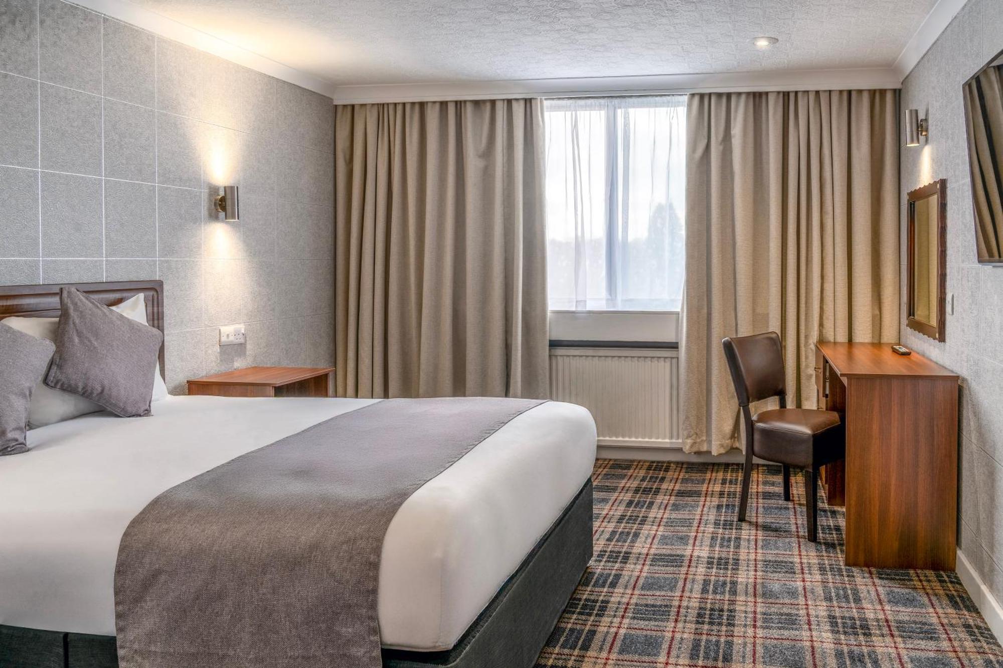 Airport Hotel 3*