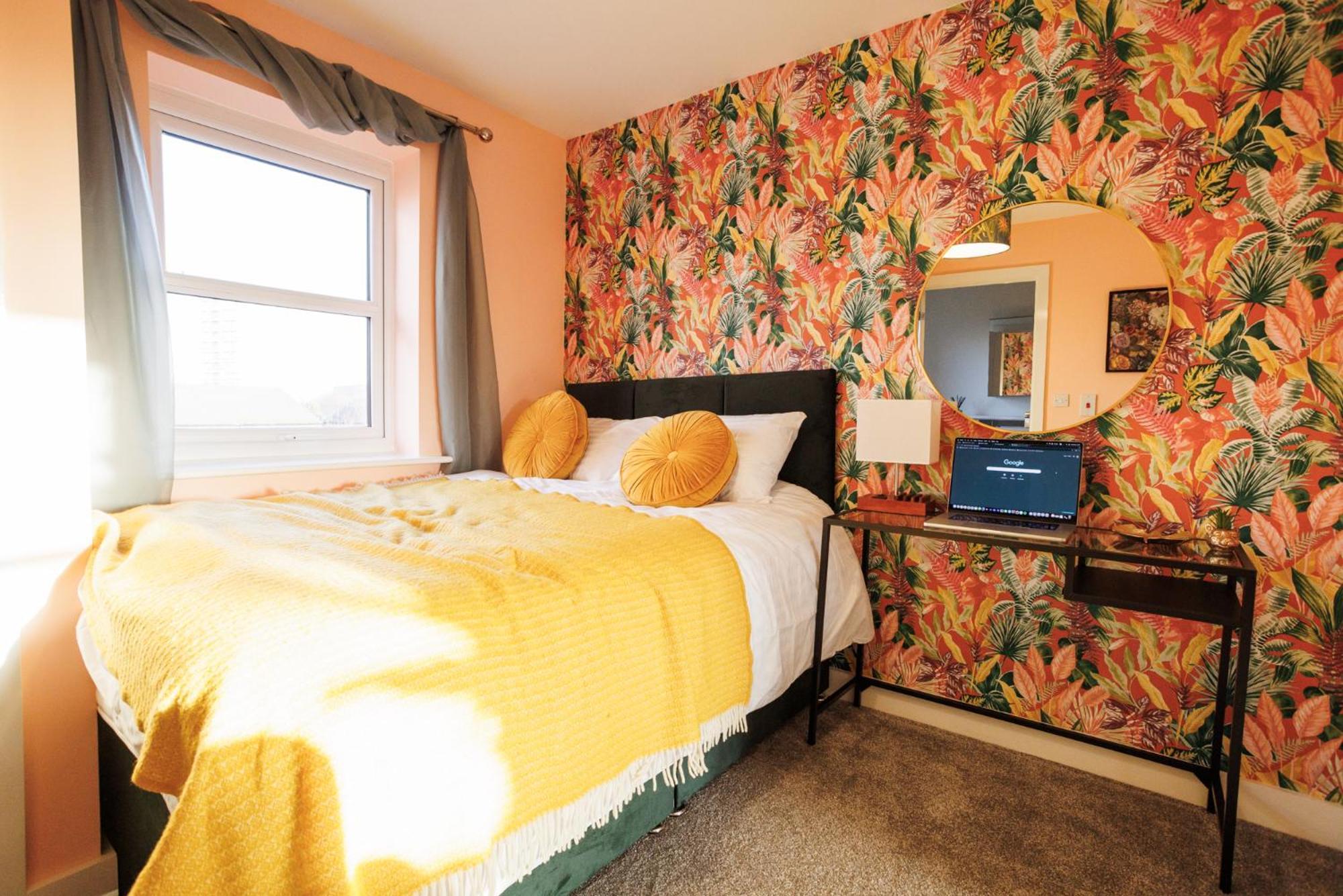 Holiday home Luxury Celebrity Townhouse Etihad Stadium Coop Live Arena 2 Parking Sleep 10