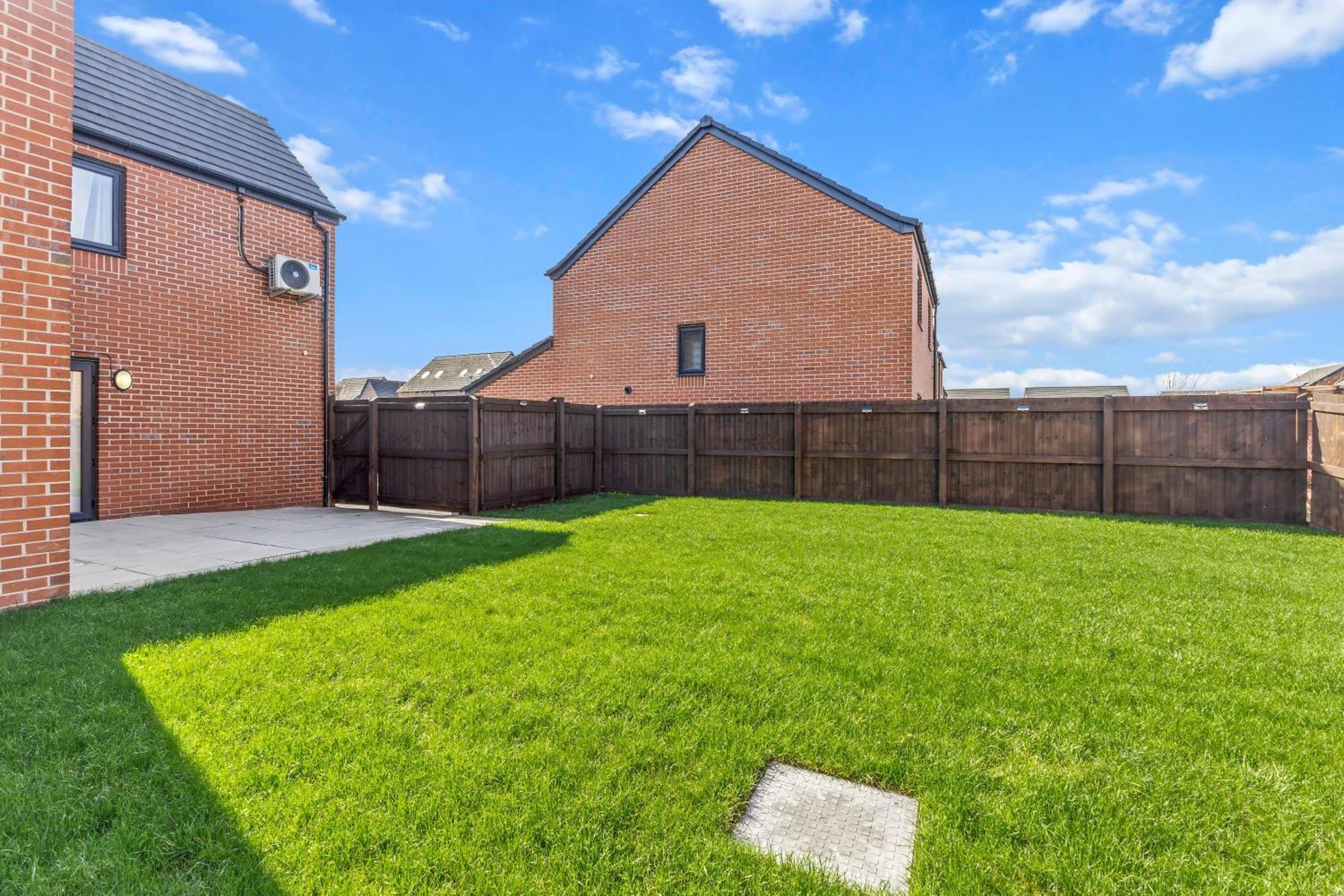 Large Family House With Free Parking - 3 Bedrooms 6 Beds Manchester