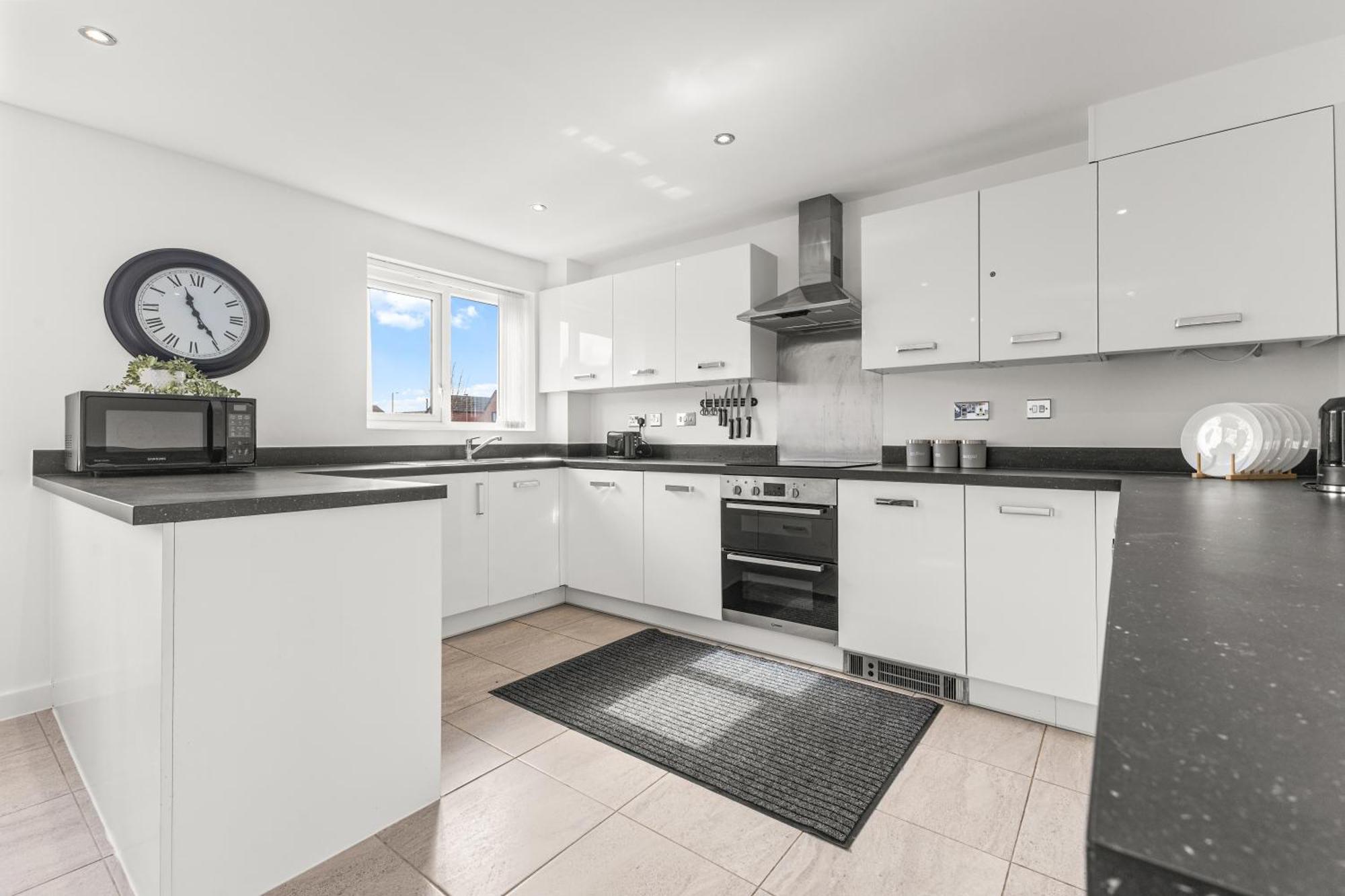 Holiday home Large Family House With Free Parking - 3 Bedrooms 6 Beds