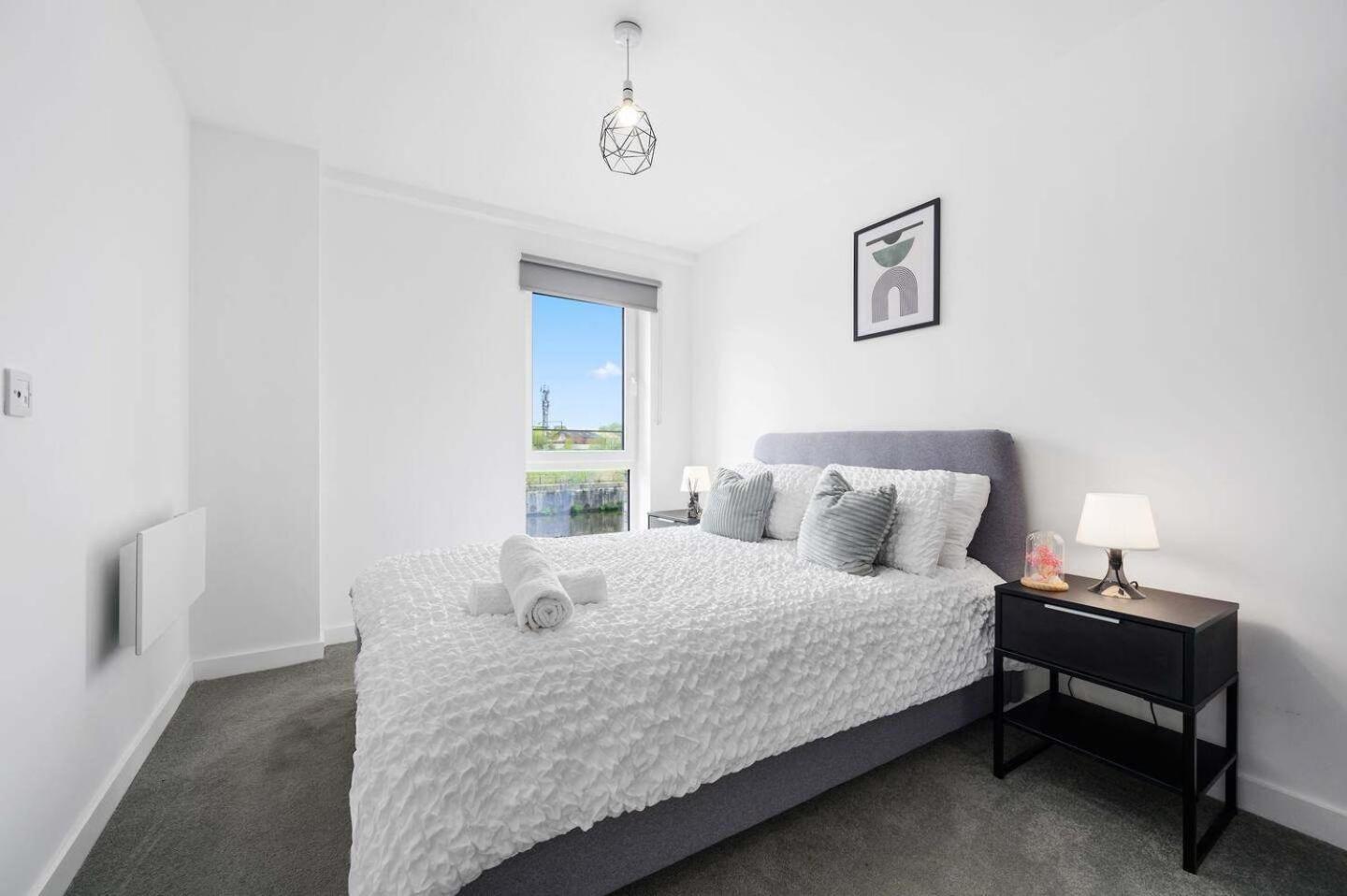 - - Sleeps 5 - Parking *