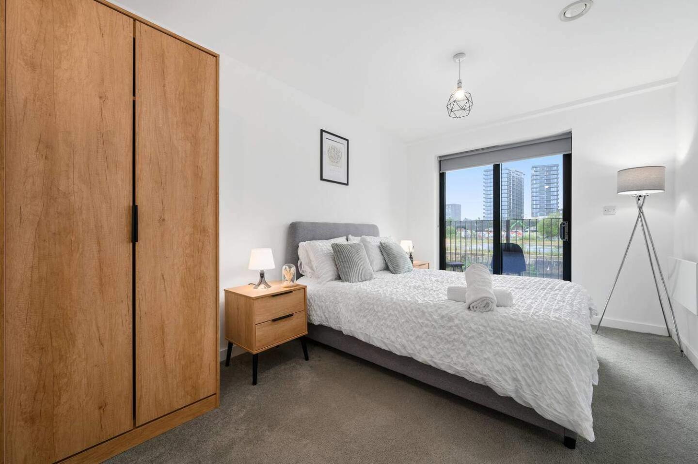 - - Sleeps 5 - Parking