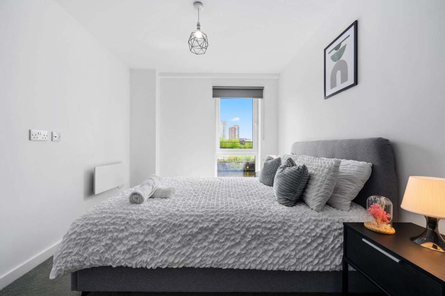Apartment - - Sleeps 5 - Parking