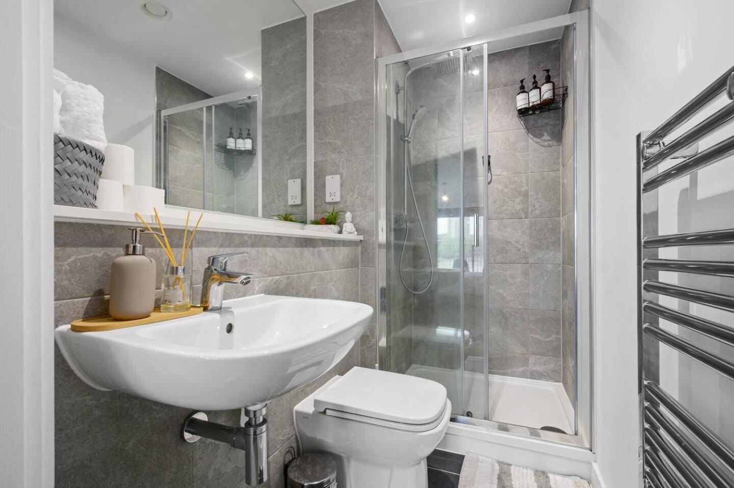 - - Sleeps 5 - Parking