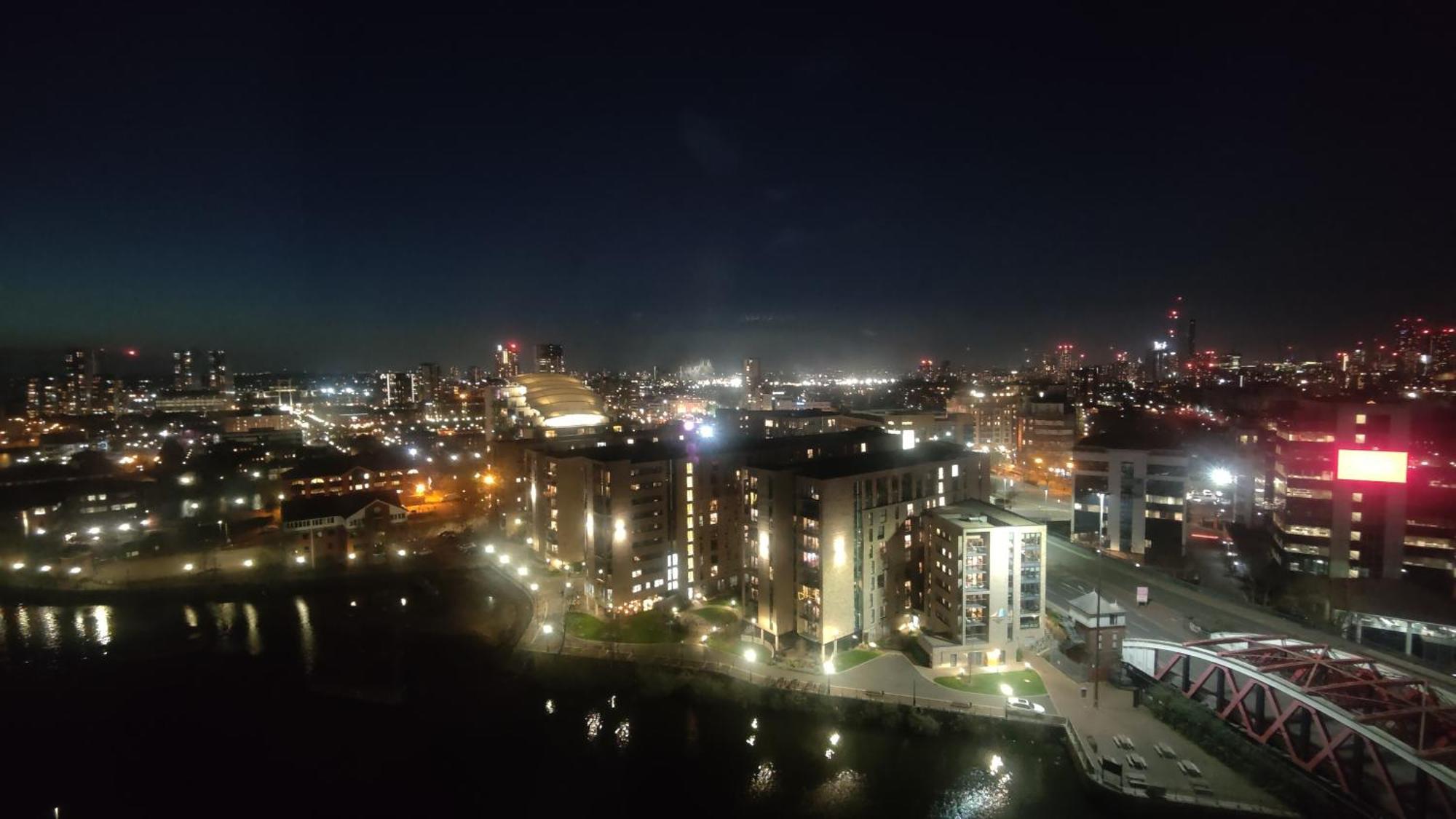 Apartment Skyline - Near Media & United, Victoria Warehouse