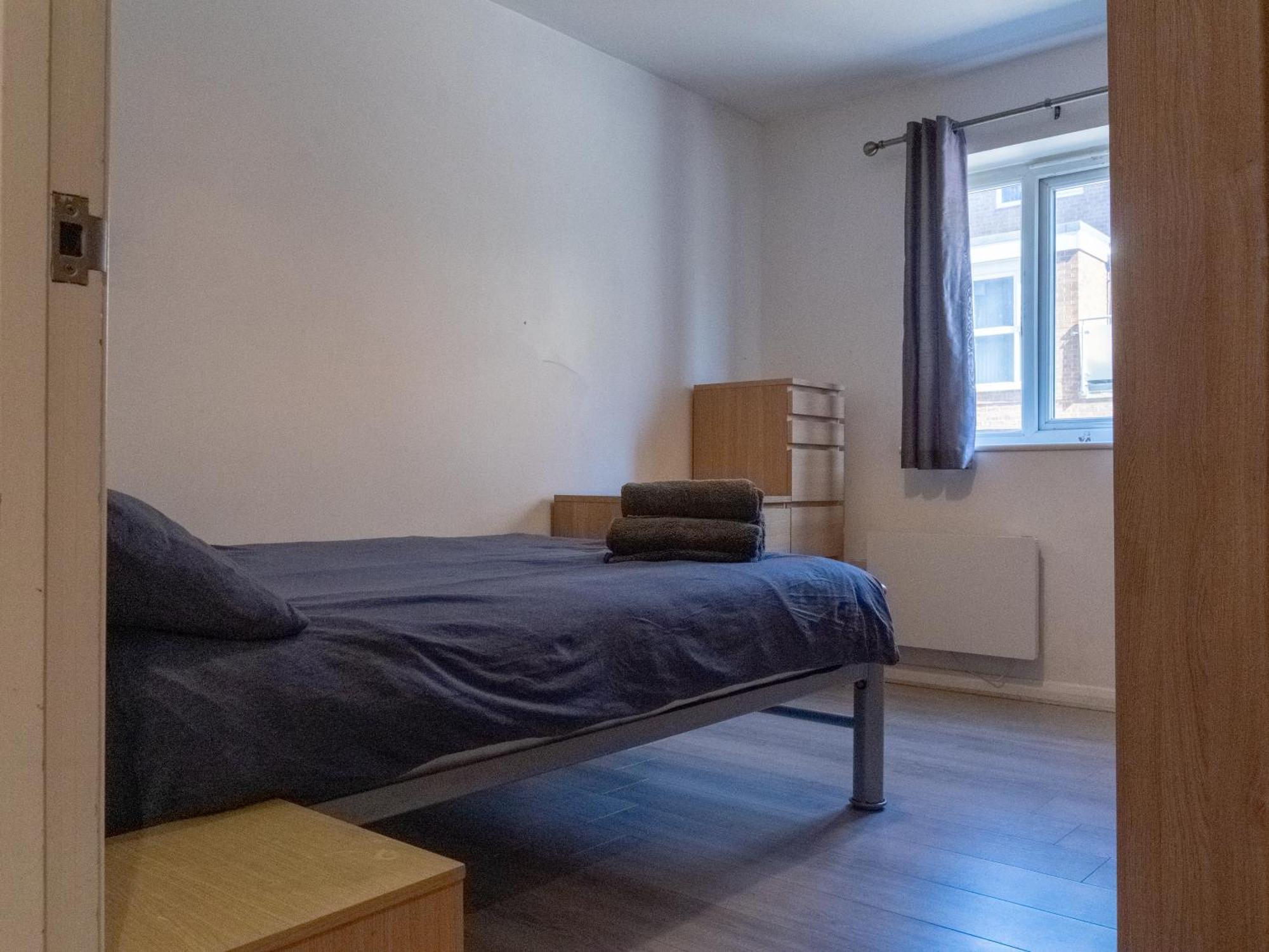 Apartment Spacious 2 Bed Flat, Free Parking, Close To Town