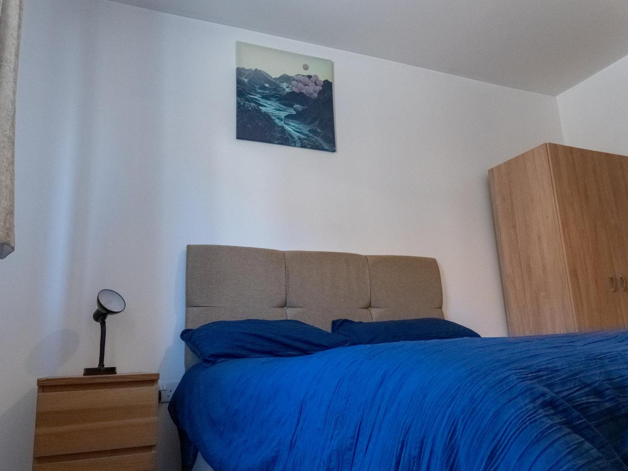 Apartment Spacious 2 Bed Flat, Free Parking, Close To Town