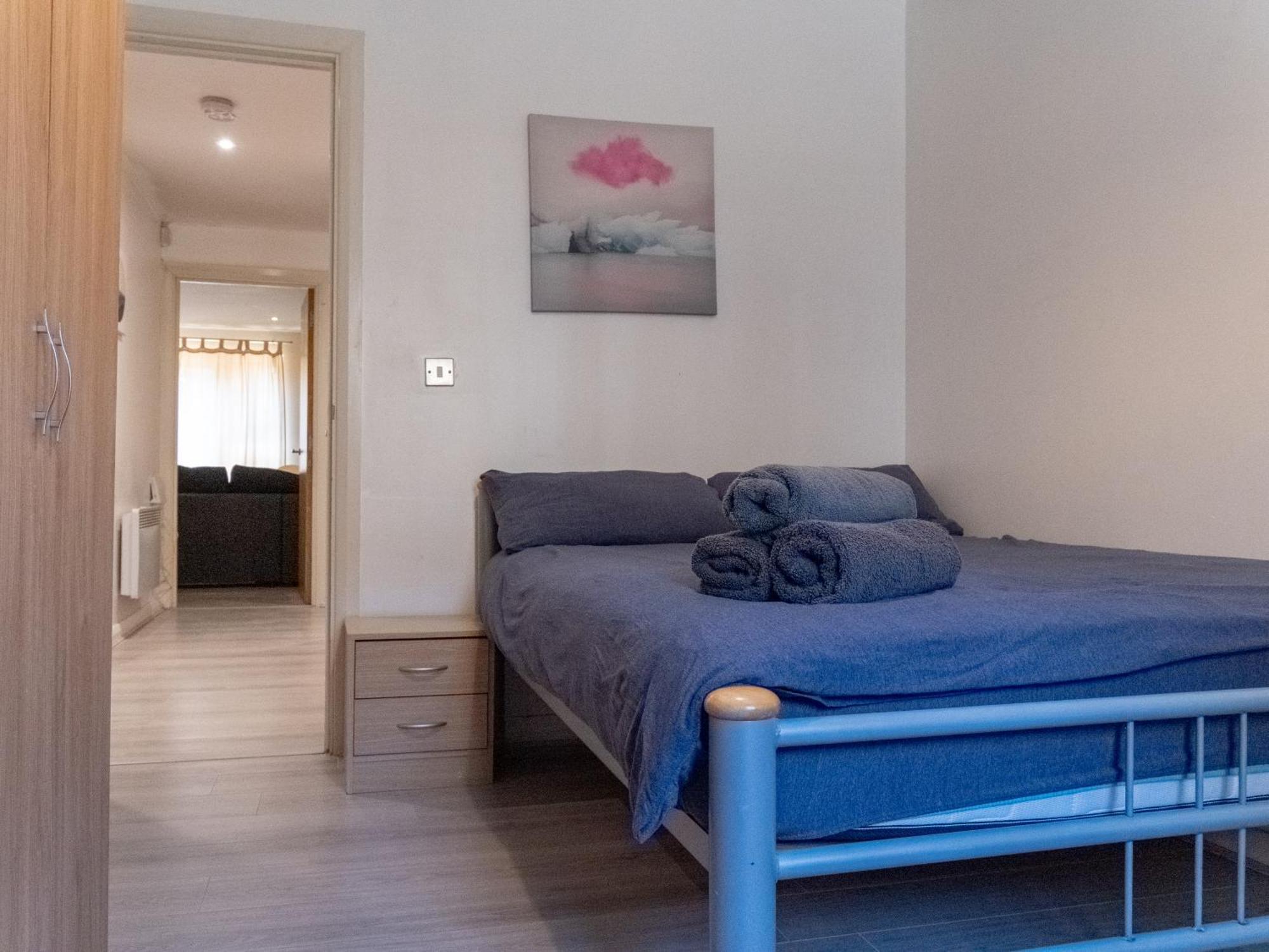 Apartment Spacious 2 Bed Flat, Free Parking, Close To Town Manchester