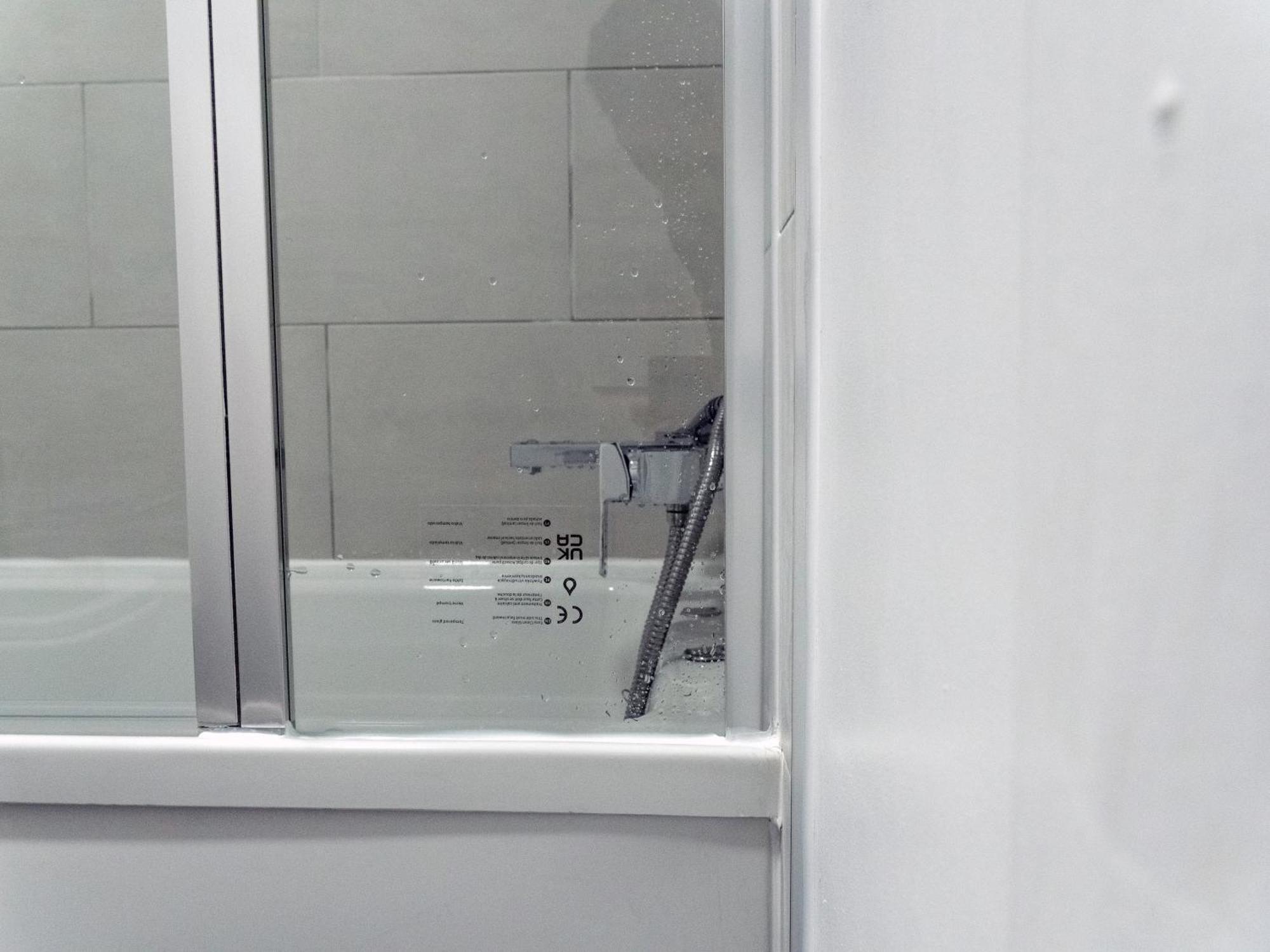 Apartment Spacious 2 Bed Flat, Free Parking, Close To Town