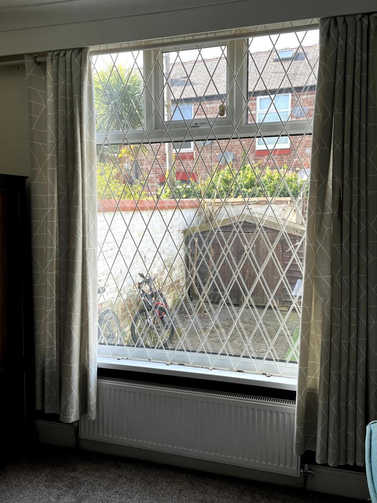 Homestay Double - Town & Nearby, 24h Bus, Airport-linked Manchester