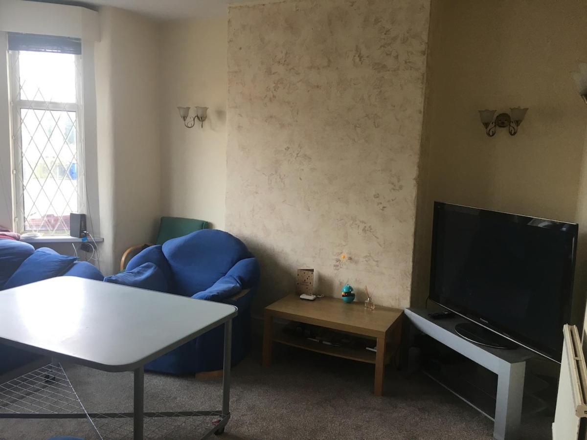 Homestay Double - Town & Nearby, 24h Bus, Airport-linked *