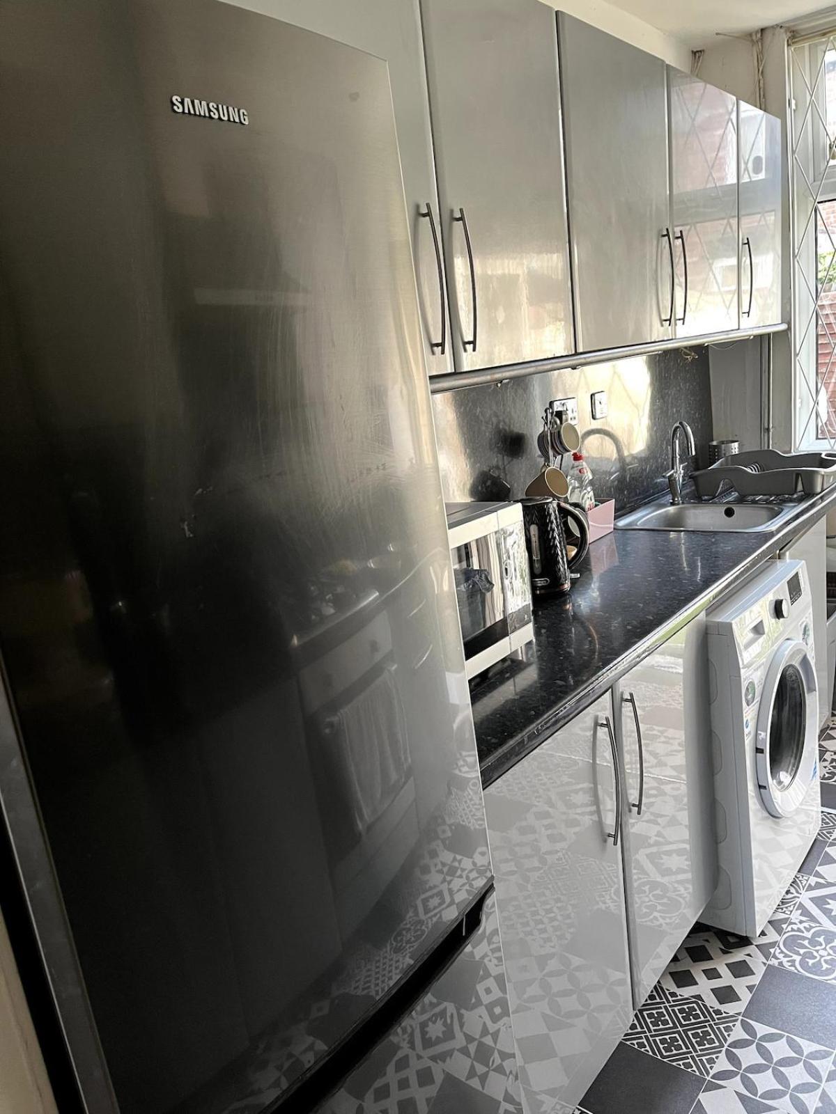 Double - Town & Nearby, 24h Bus, Airport-linked Homestay *