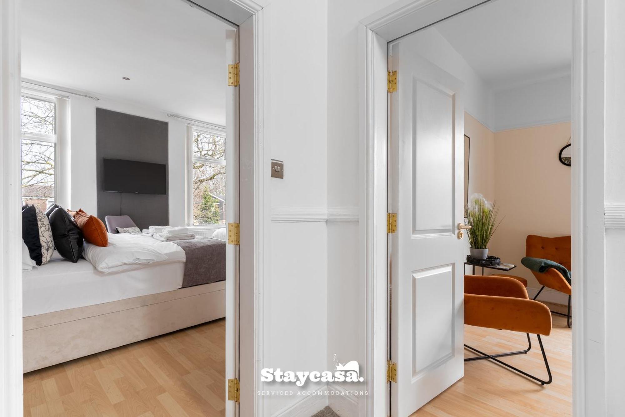 Holiday home Longsight Luxury 5br Free Parking Sleeps 12! *