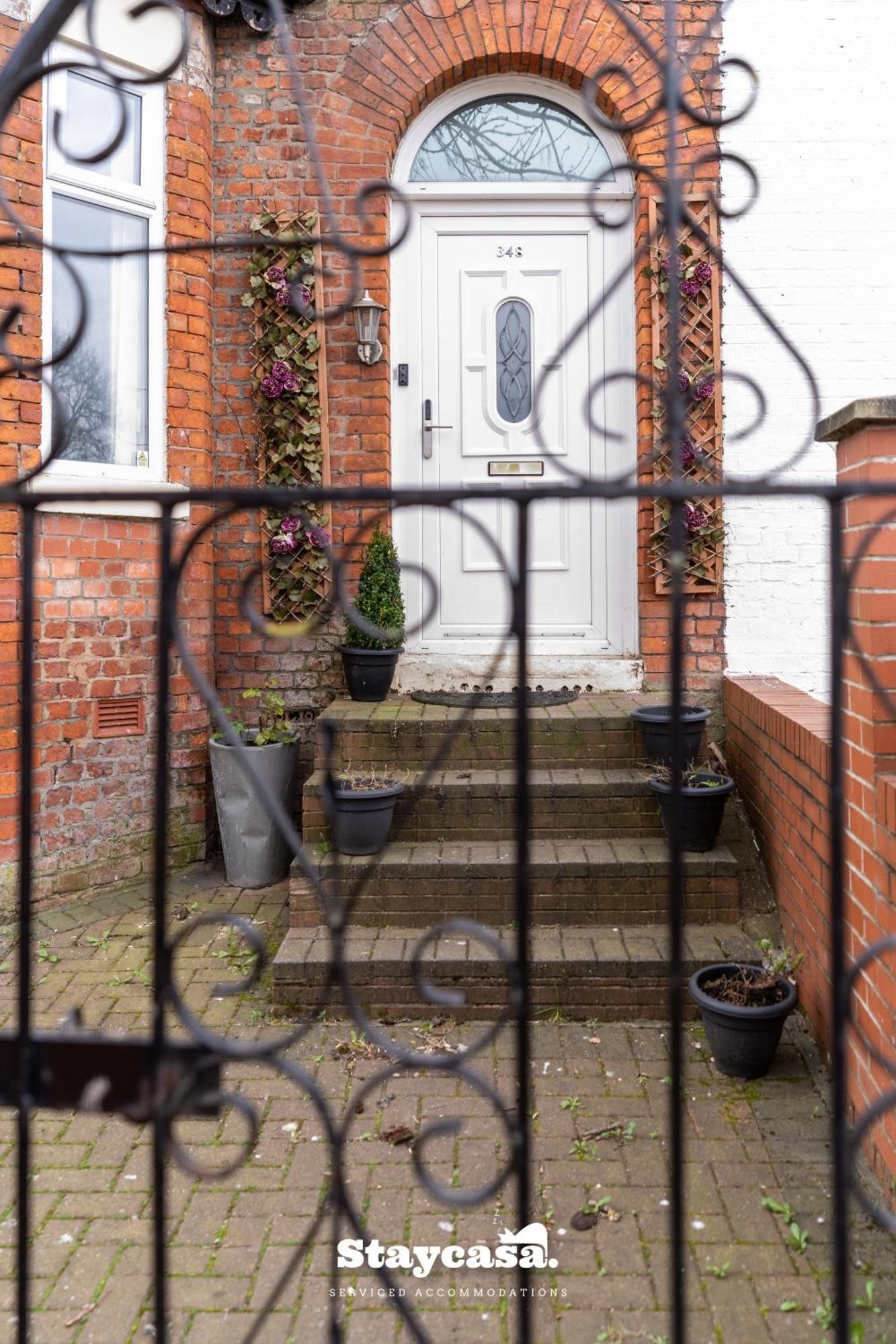 Holiday home Longsight Luxury 5br Free Parking Sleeps 12! Manchester