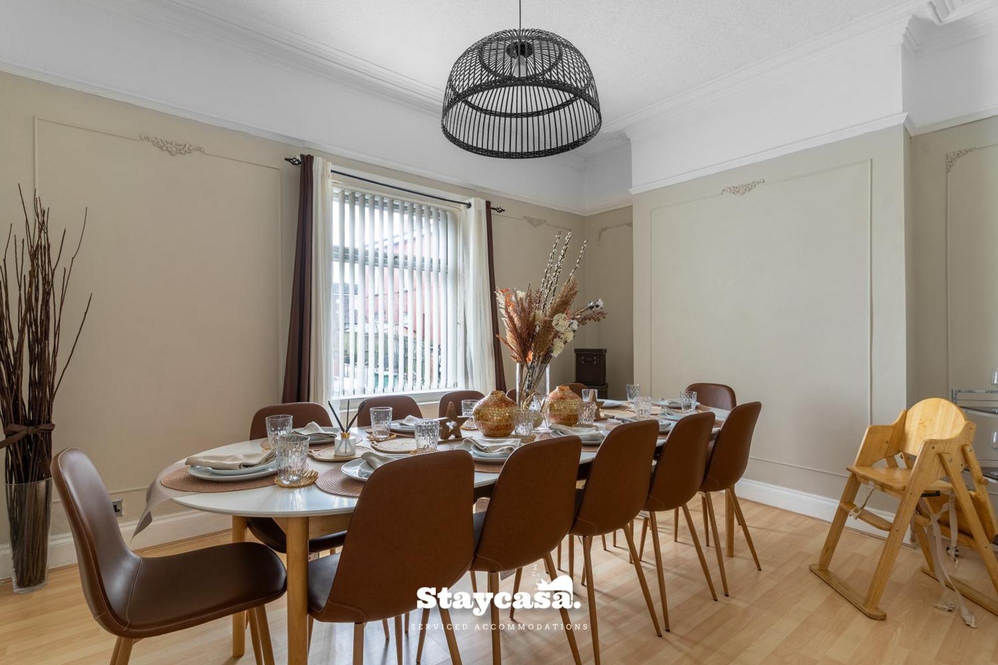 Holiday home Longsight Luxury 5br Free Parking Sleeps 12! Manchester