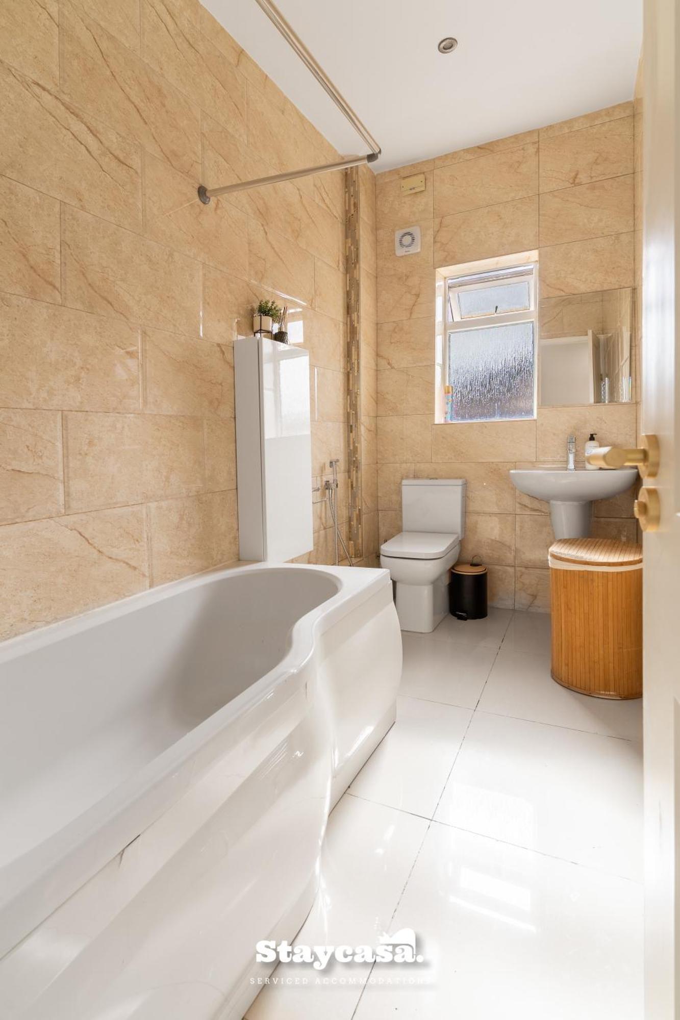 Longsight Luxury 5br Free Parking Sleeps 12! *
