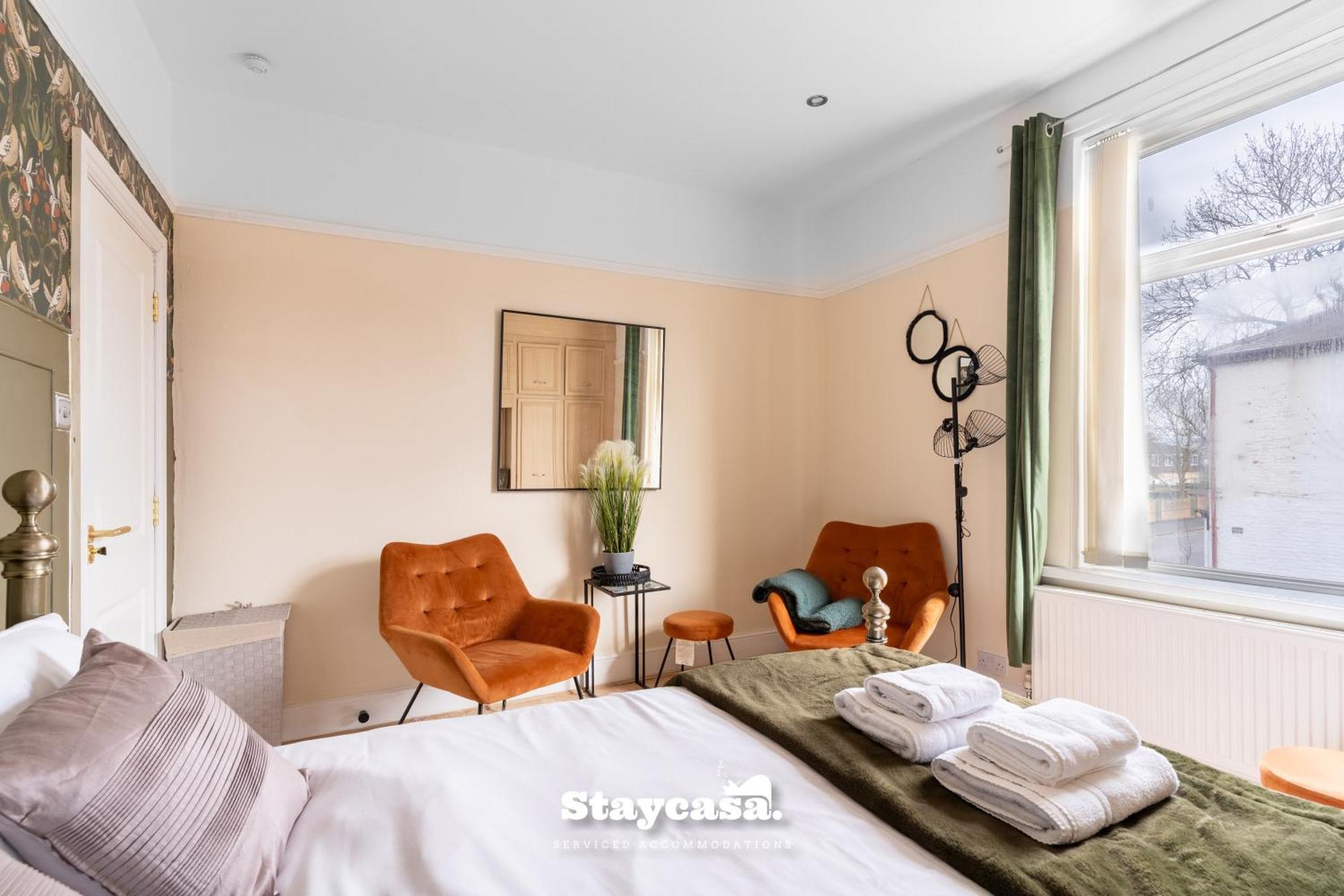 Longsight Luxury 5br Free Parking Sleeps 12!
