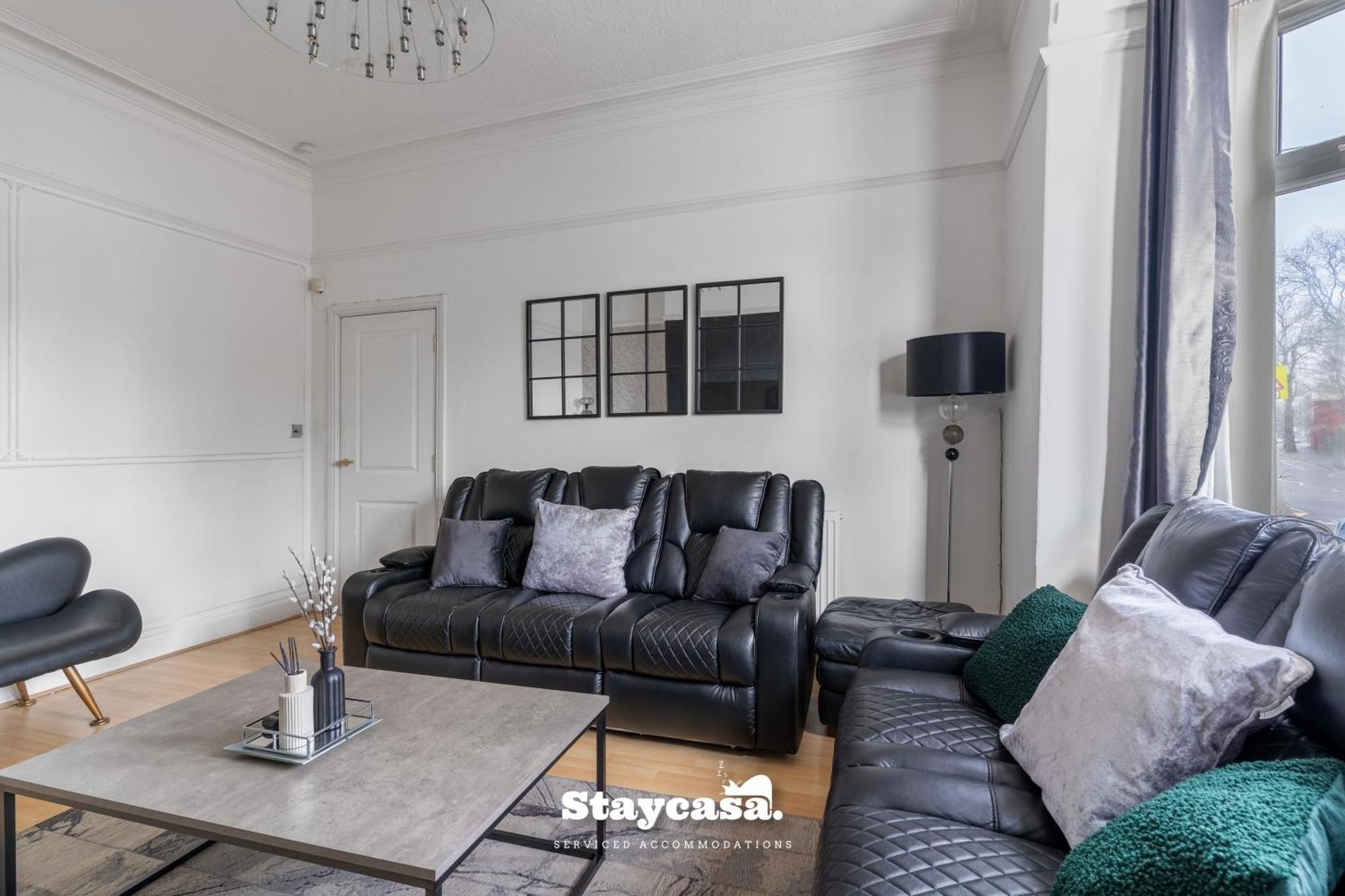 Holiday home Longsight Luxury 5br Free Parking Sleeps 12! Manchester